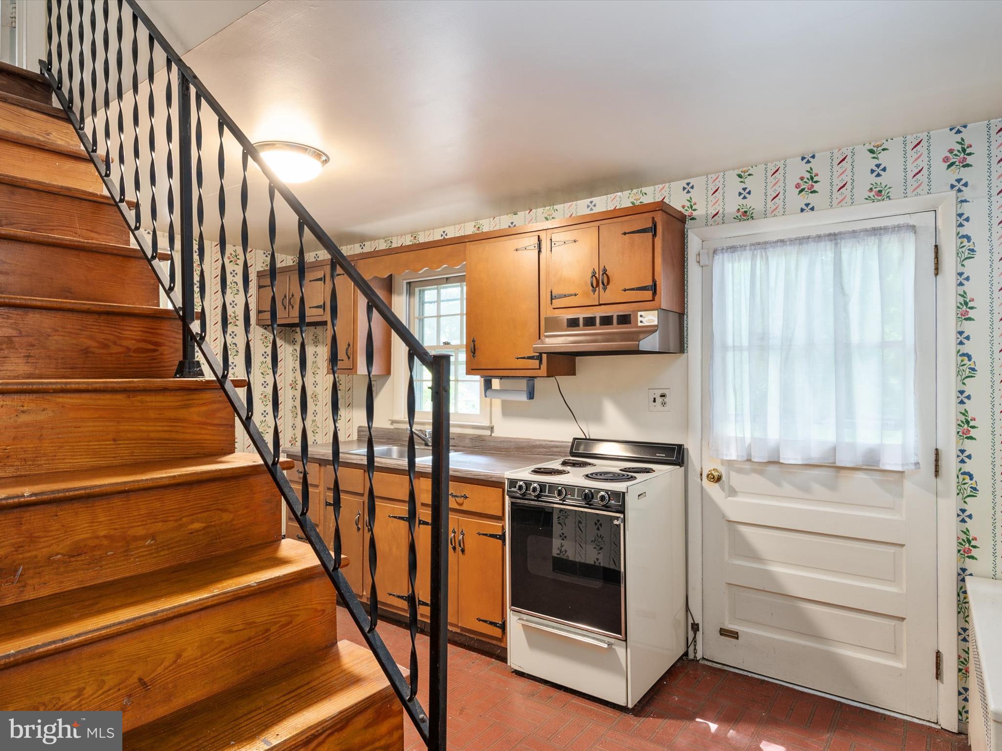 COLONIAL GARDENS - Residential