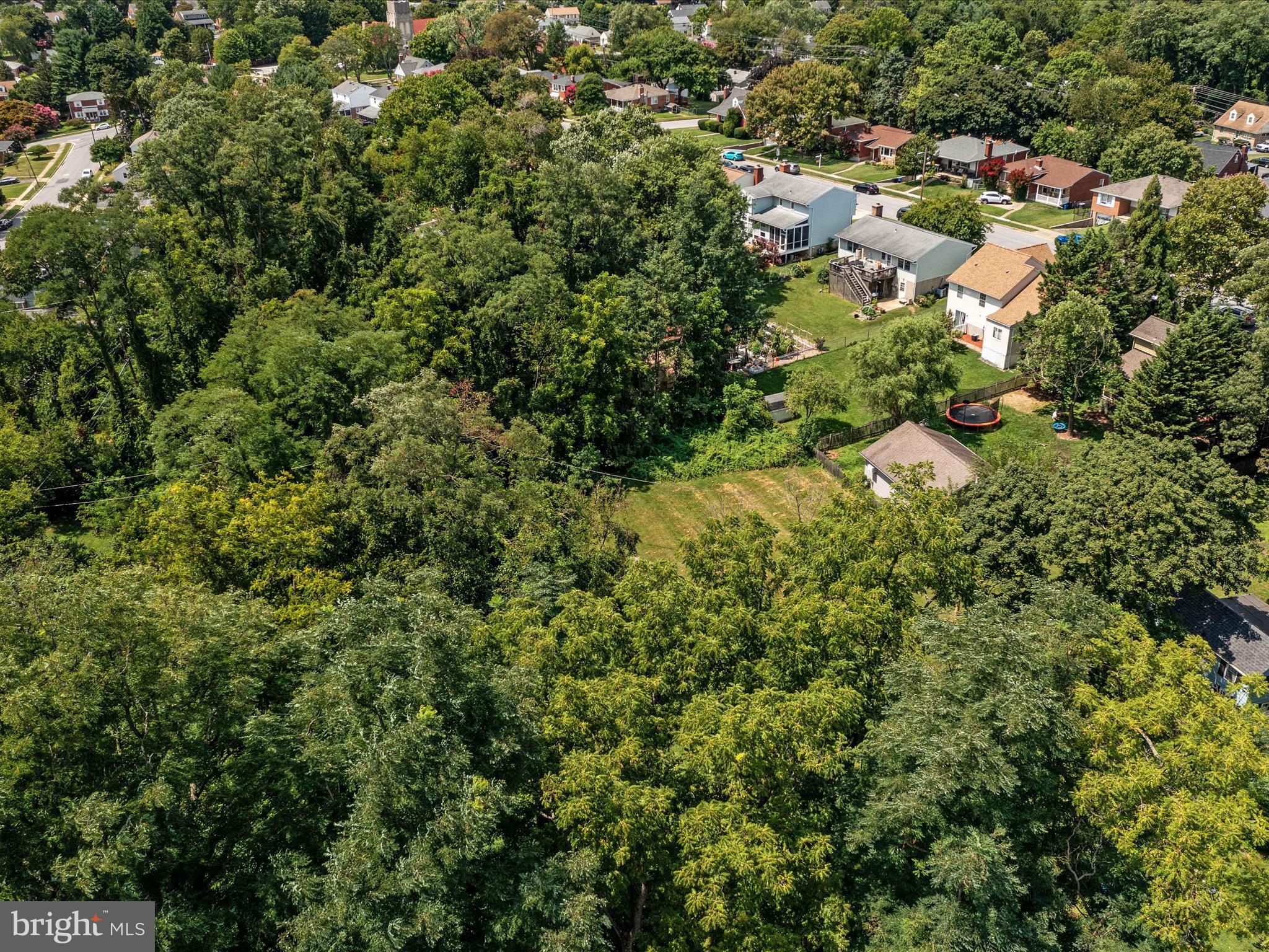 COLONIAL GARDENS - Residential