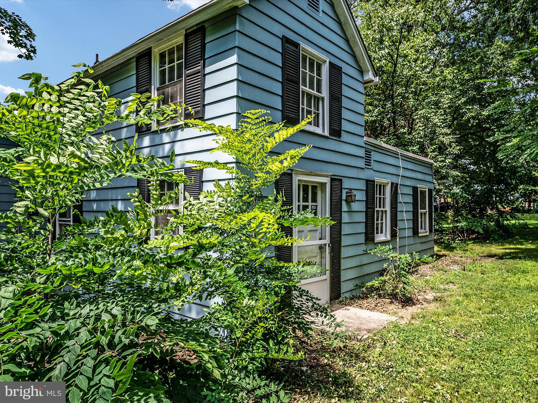 COLONIAL GARDENS - Residential