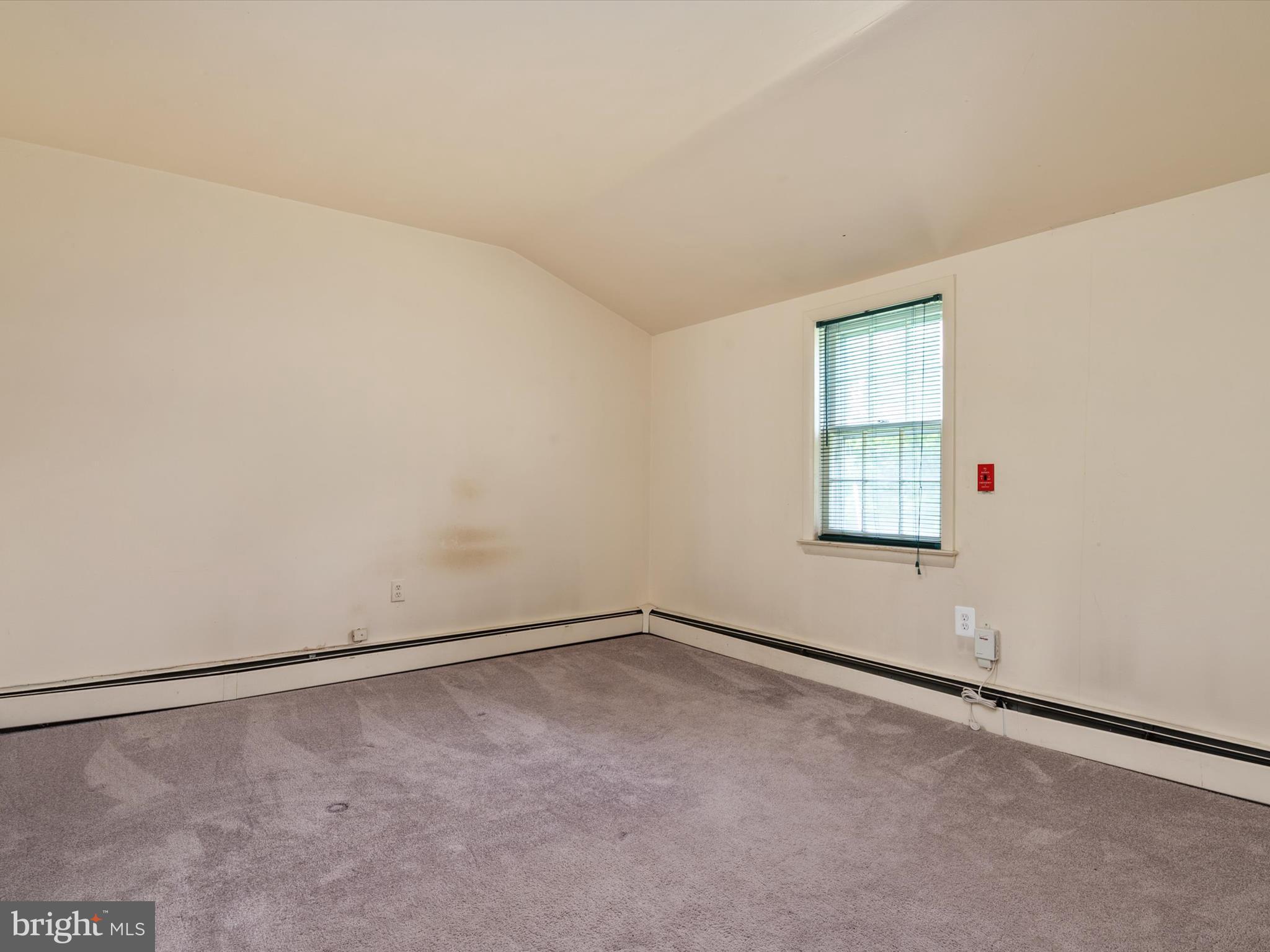 COLONIAL GARDENS - Residential