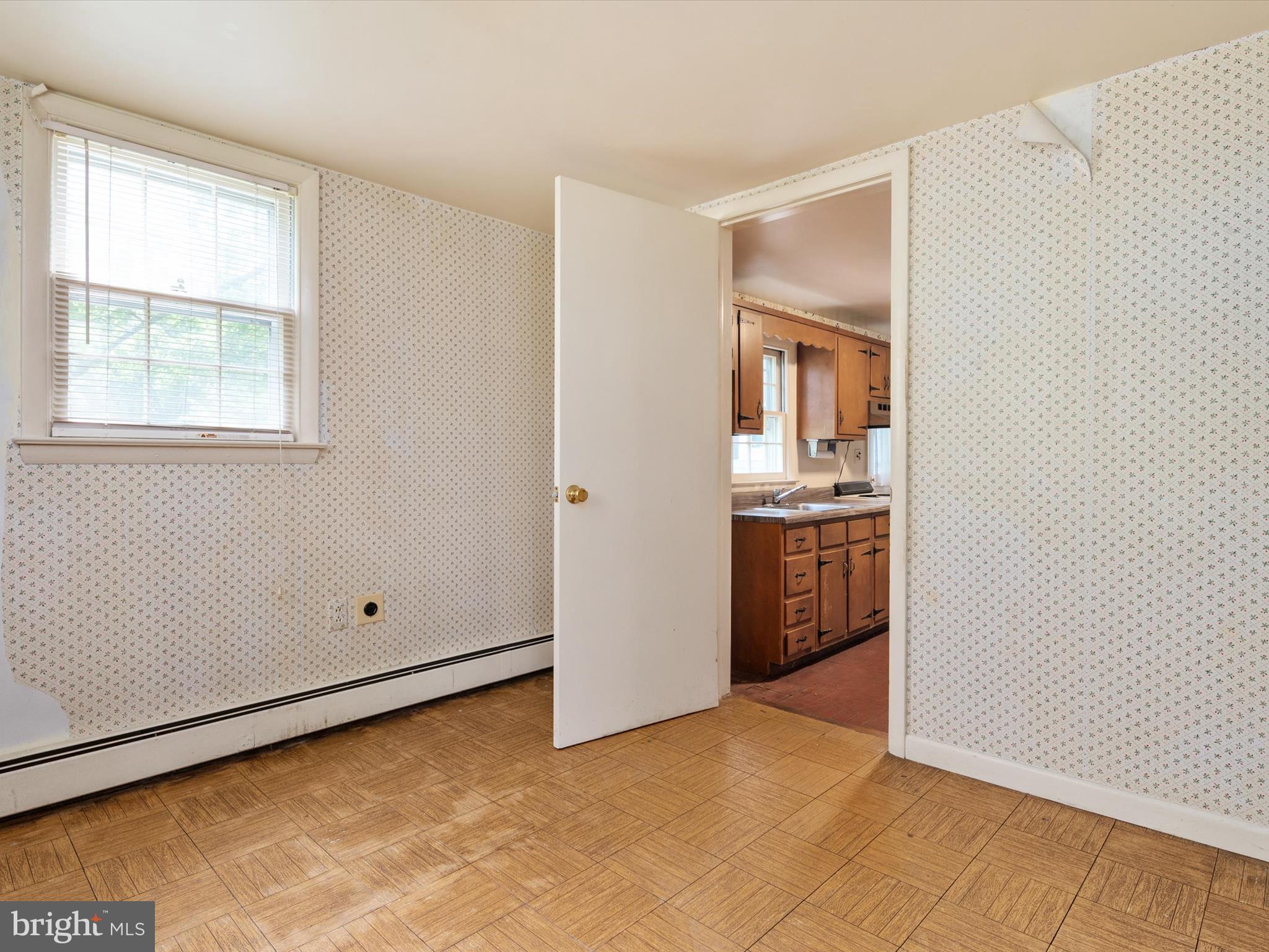 COLONIAL GARDENS - Residential