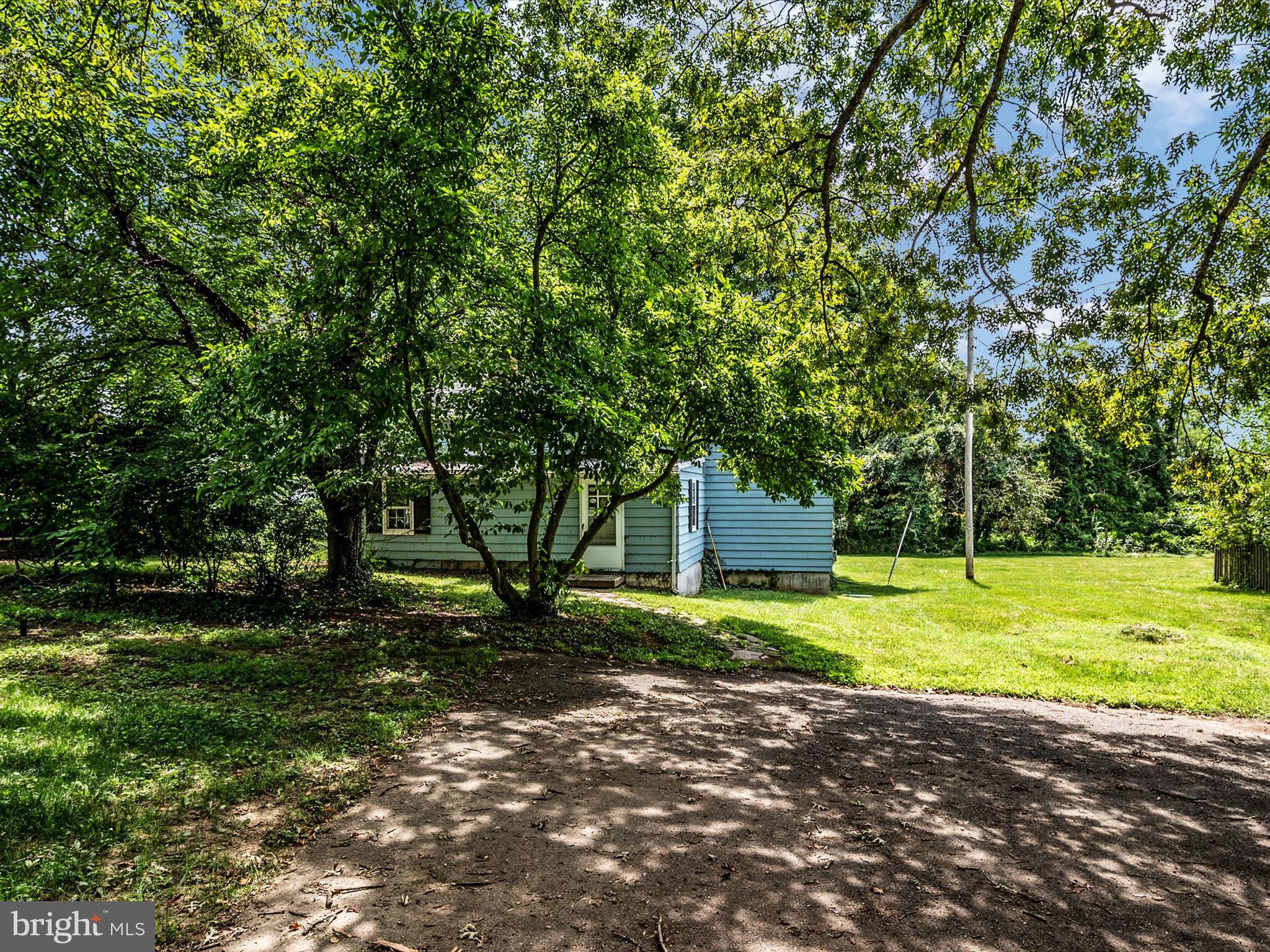 COLONIAL GARDENS - Residential