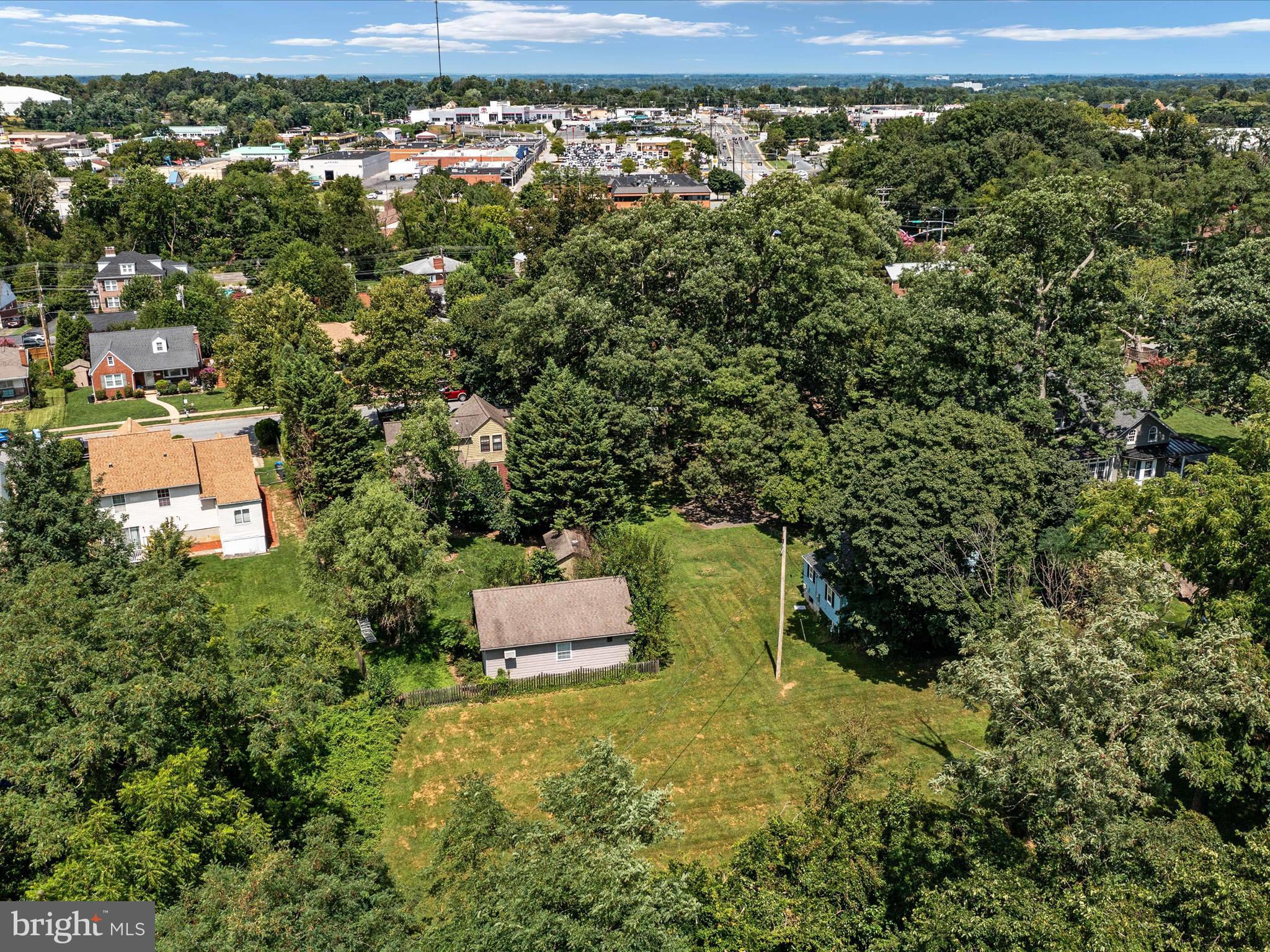 COLONIAL GARDENS - Residential