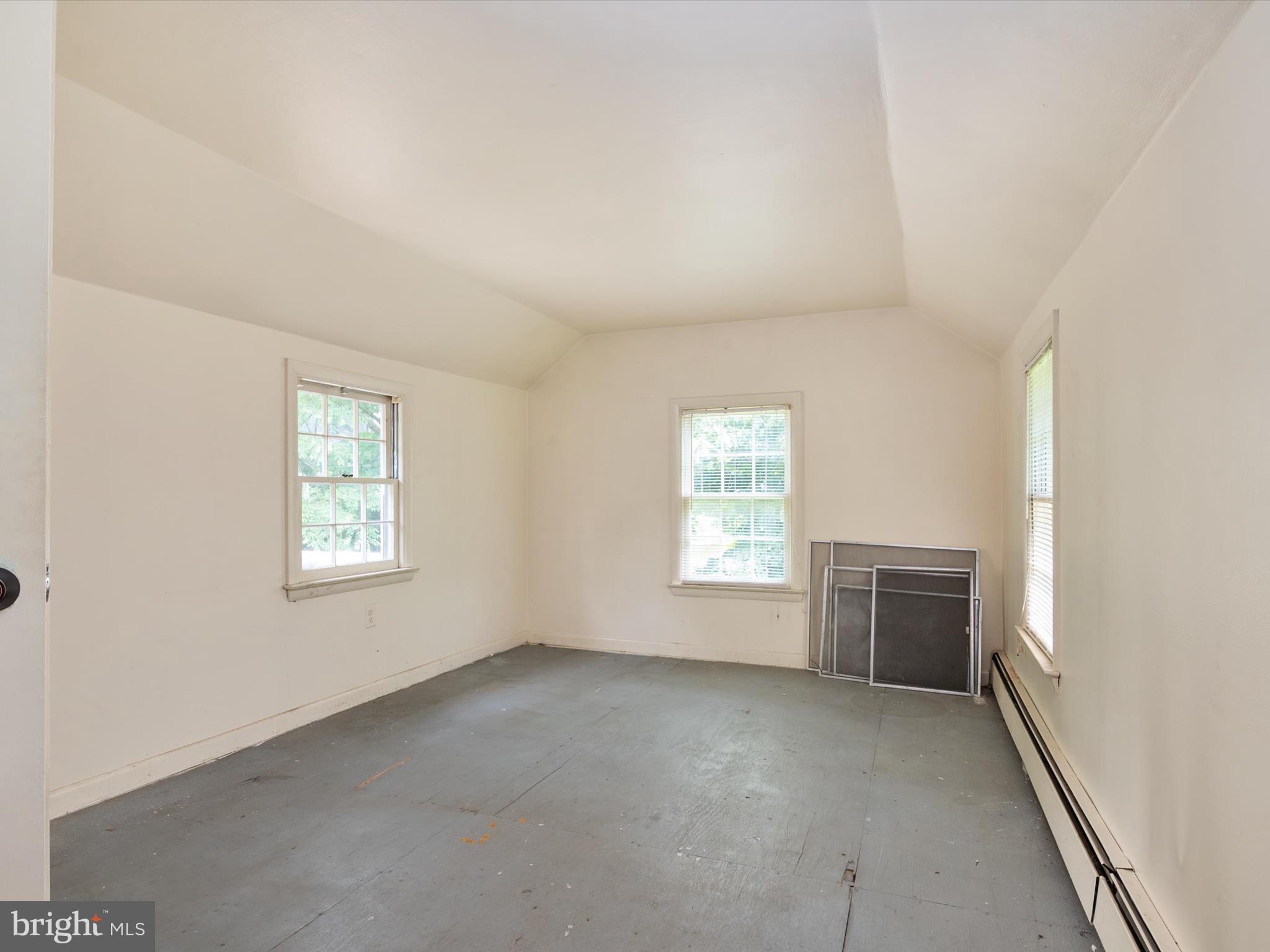 COLONIAL GARDENS - Residential