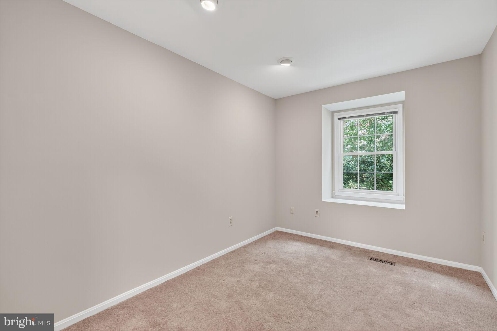 LAFAYETTE VILLAGE - Residential