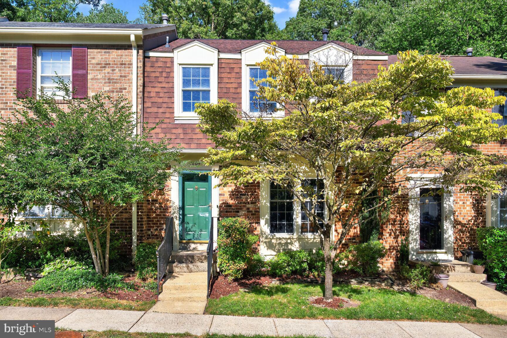 LAFAYETTE VILLAGE - Residential