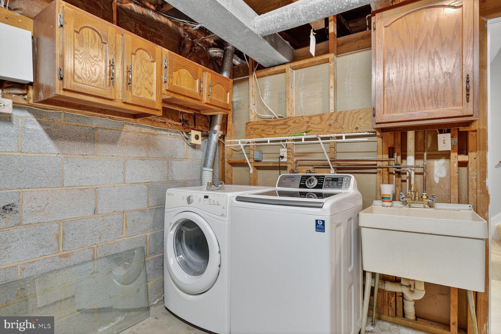 LAFAYETTE VILLAGE - Residential