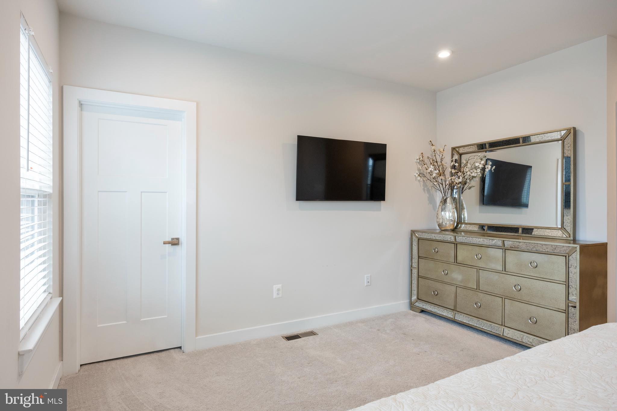 PADDOCK POINTE - Residential