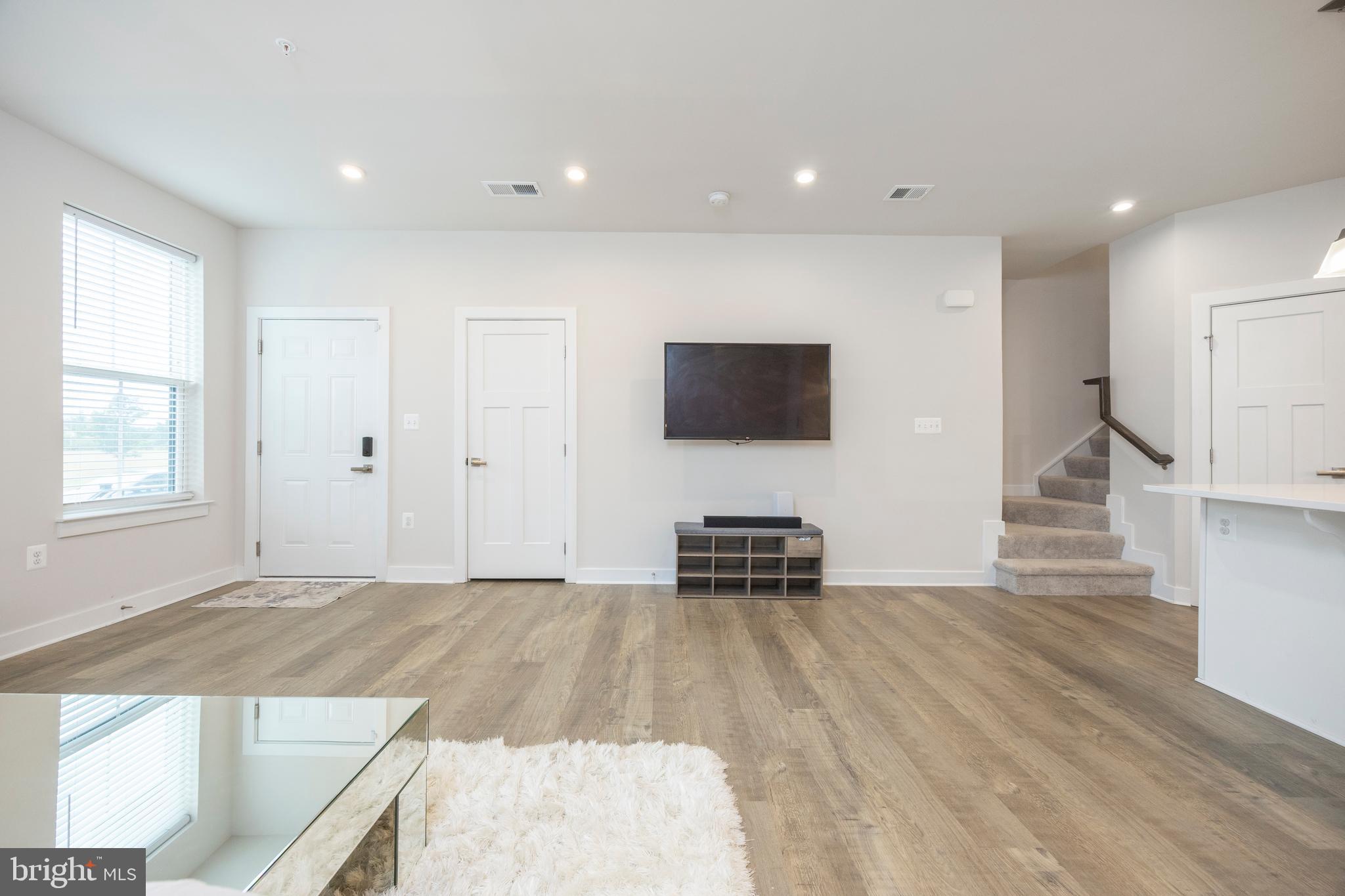 PADDOCK POINTE - Residential