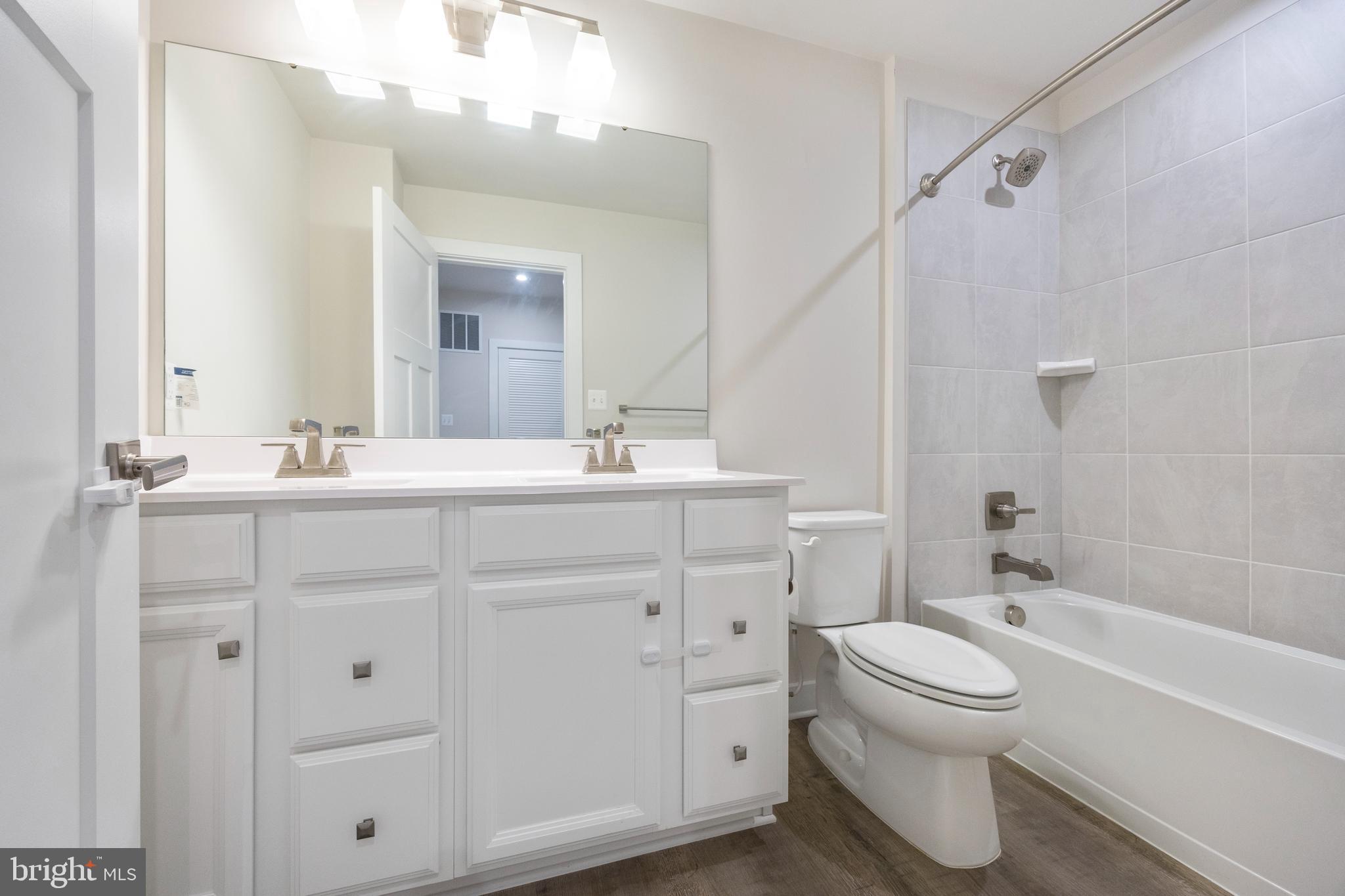 PADDOCK POINTE - Residential