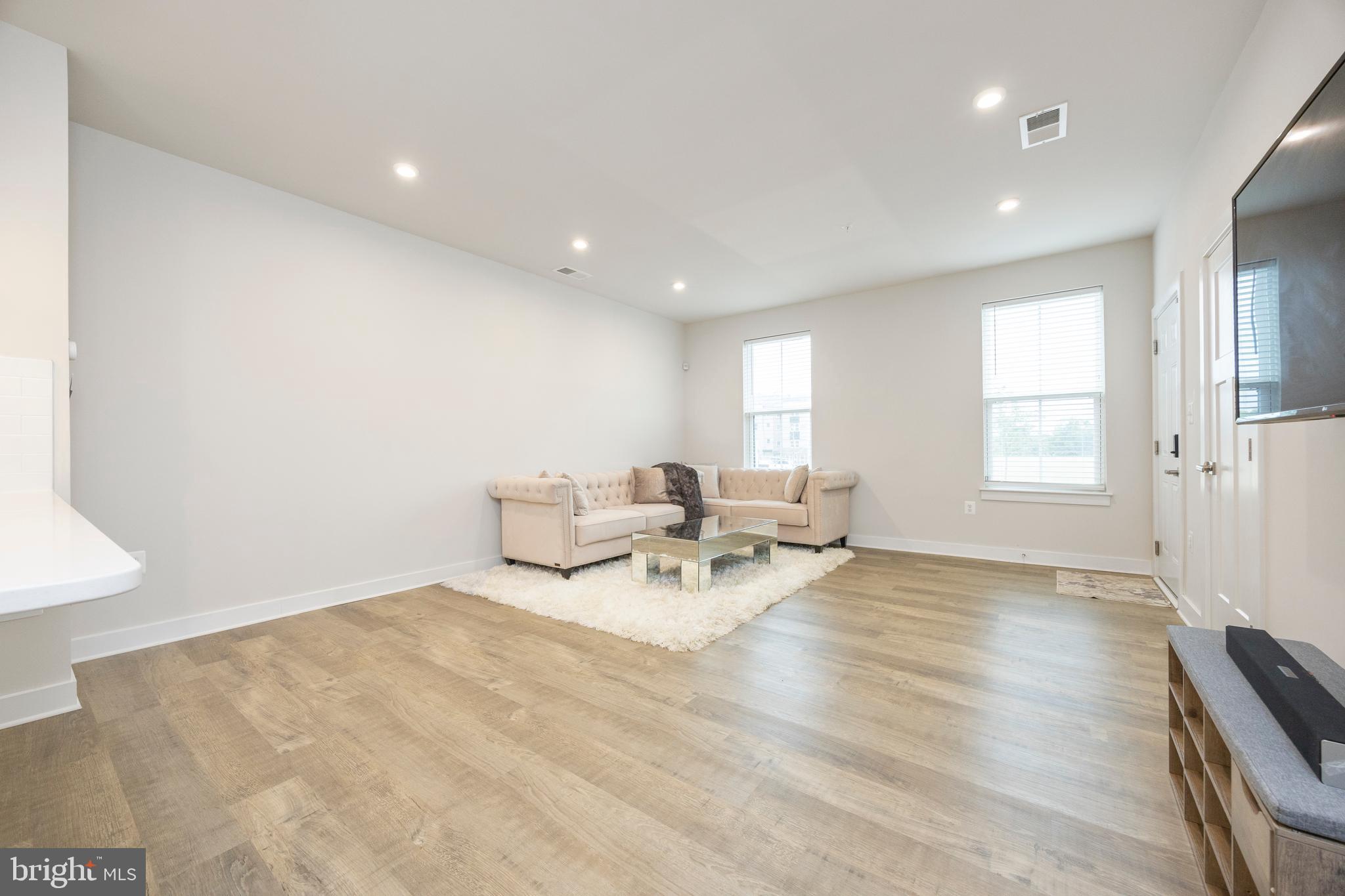 PADDOCK POINTE - Residential