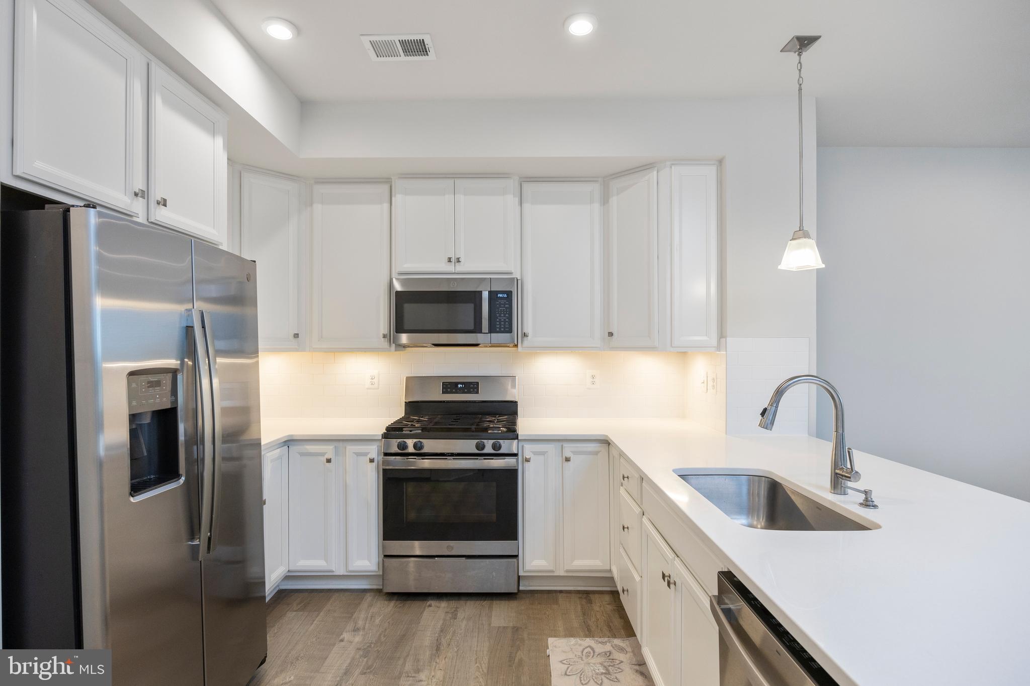 PADDOCK POINTE - Residential