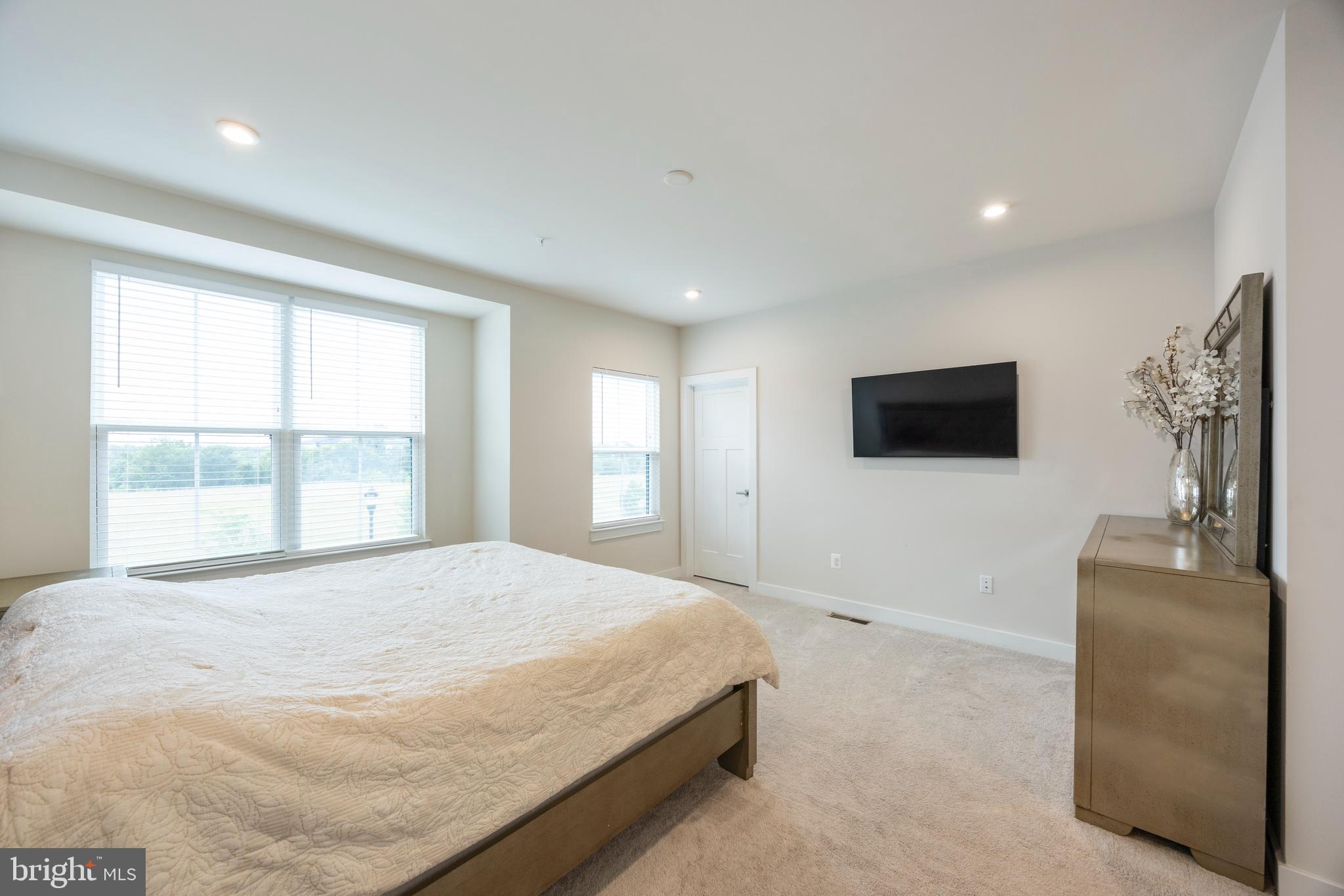 PADDOCK POINTE - Residential