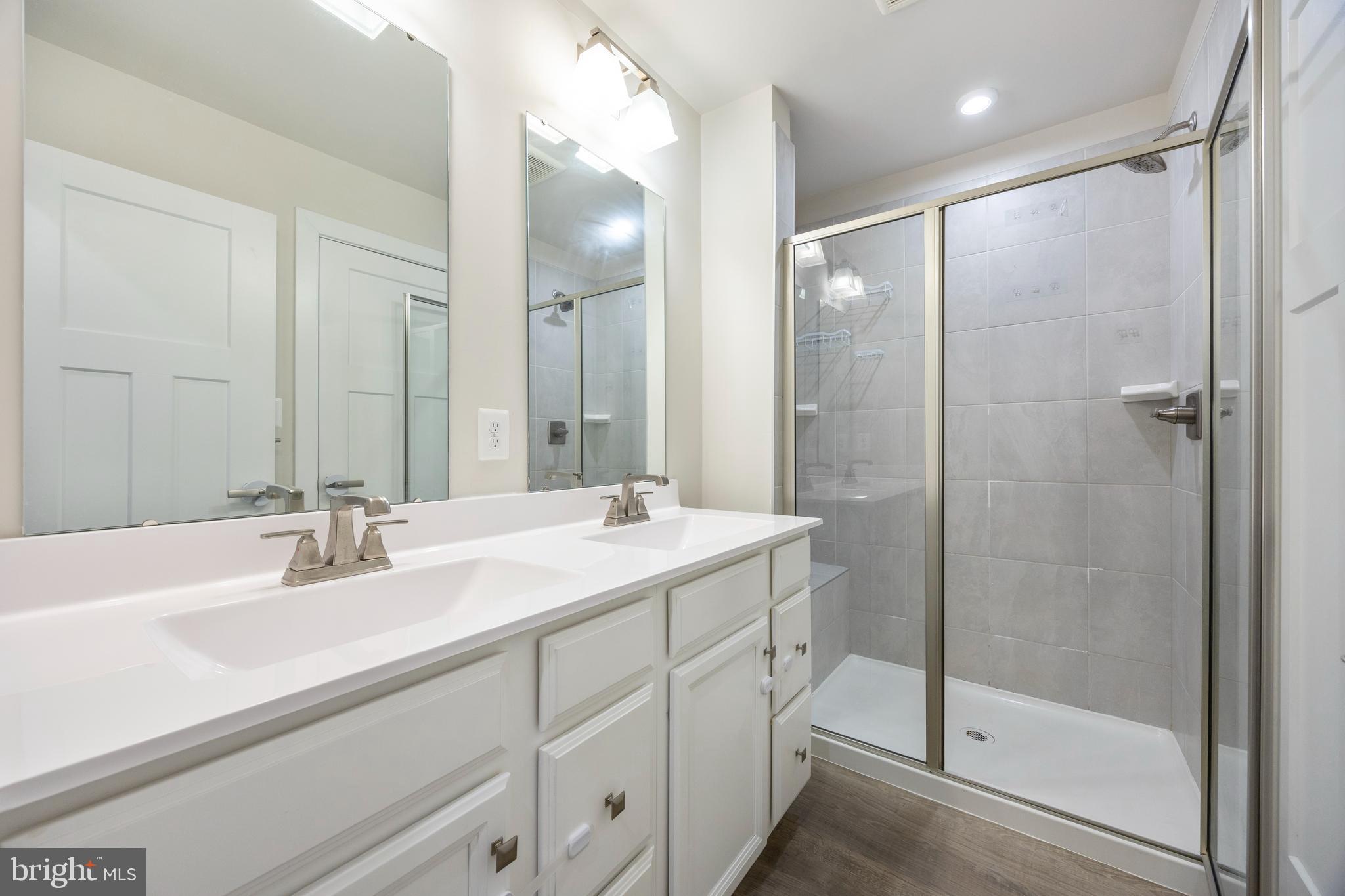 PADDOCK POINTE - Residential