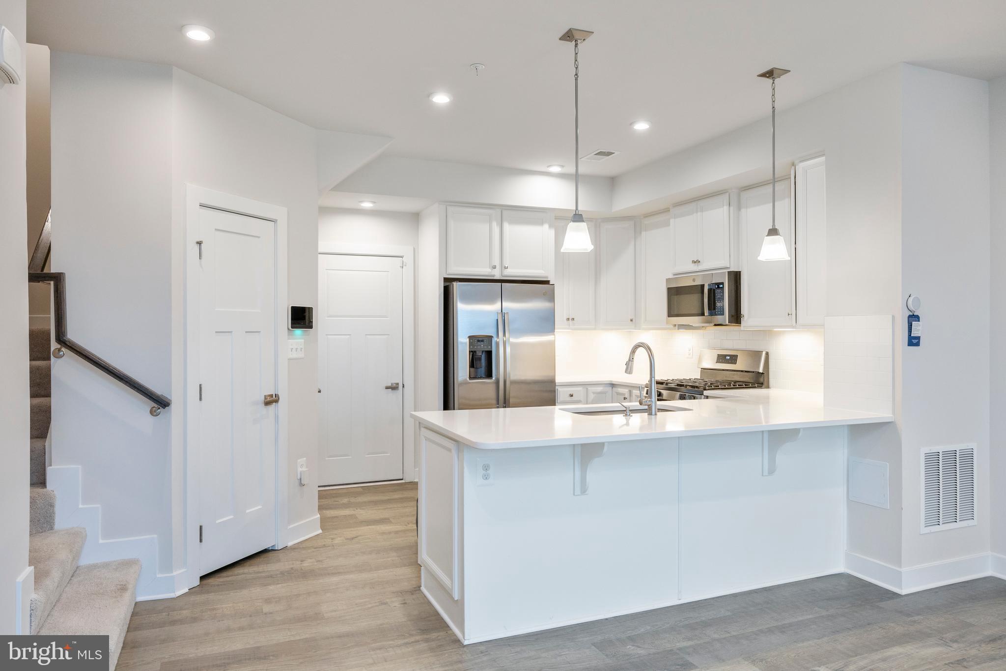 PADDOCK POINTE - Residential