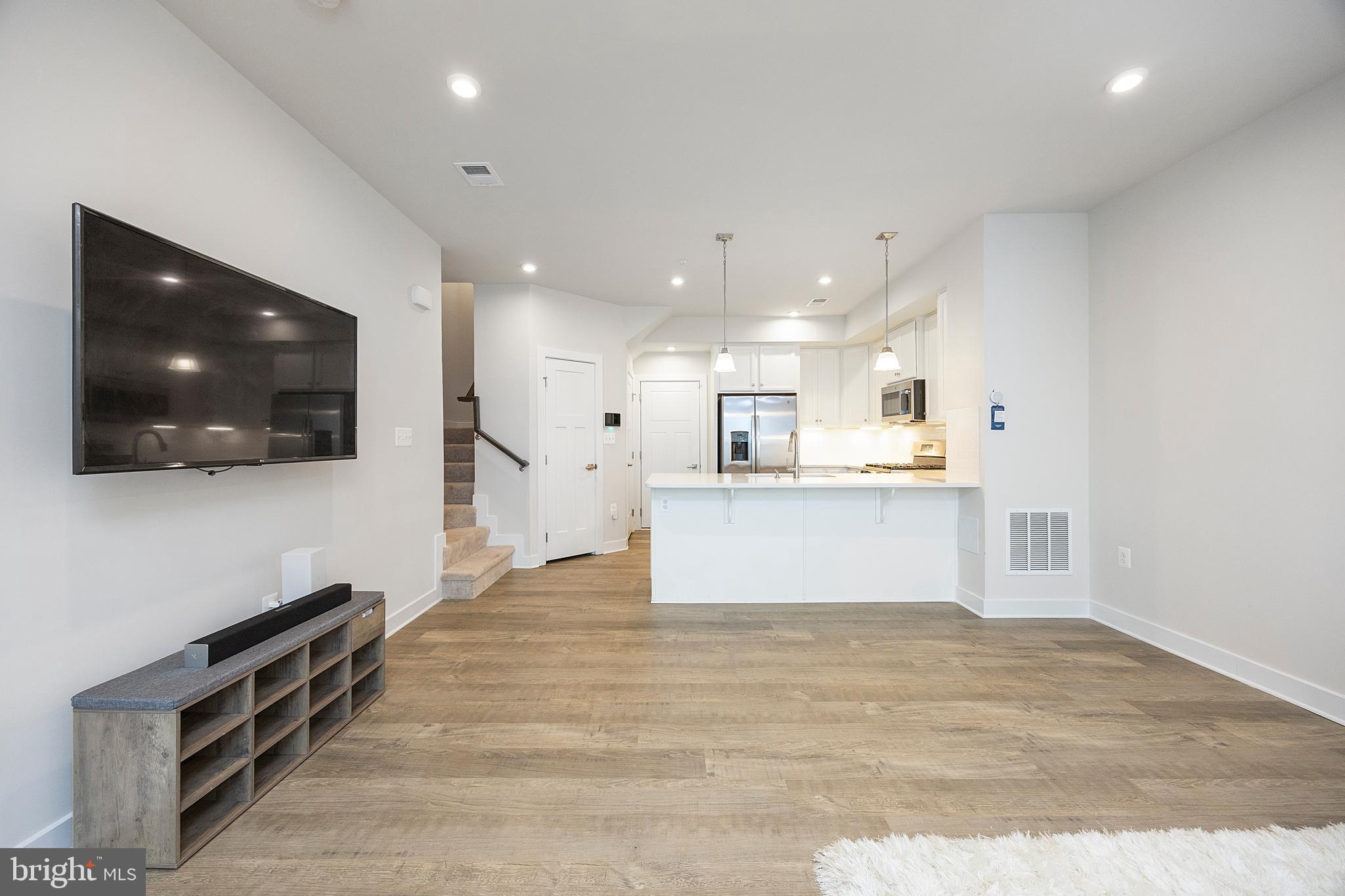 PADDOCK POINTE - Residential
