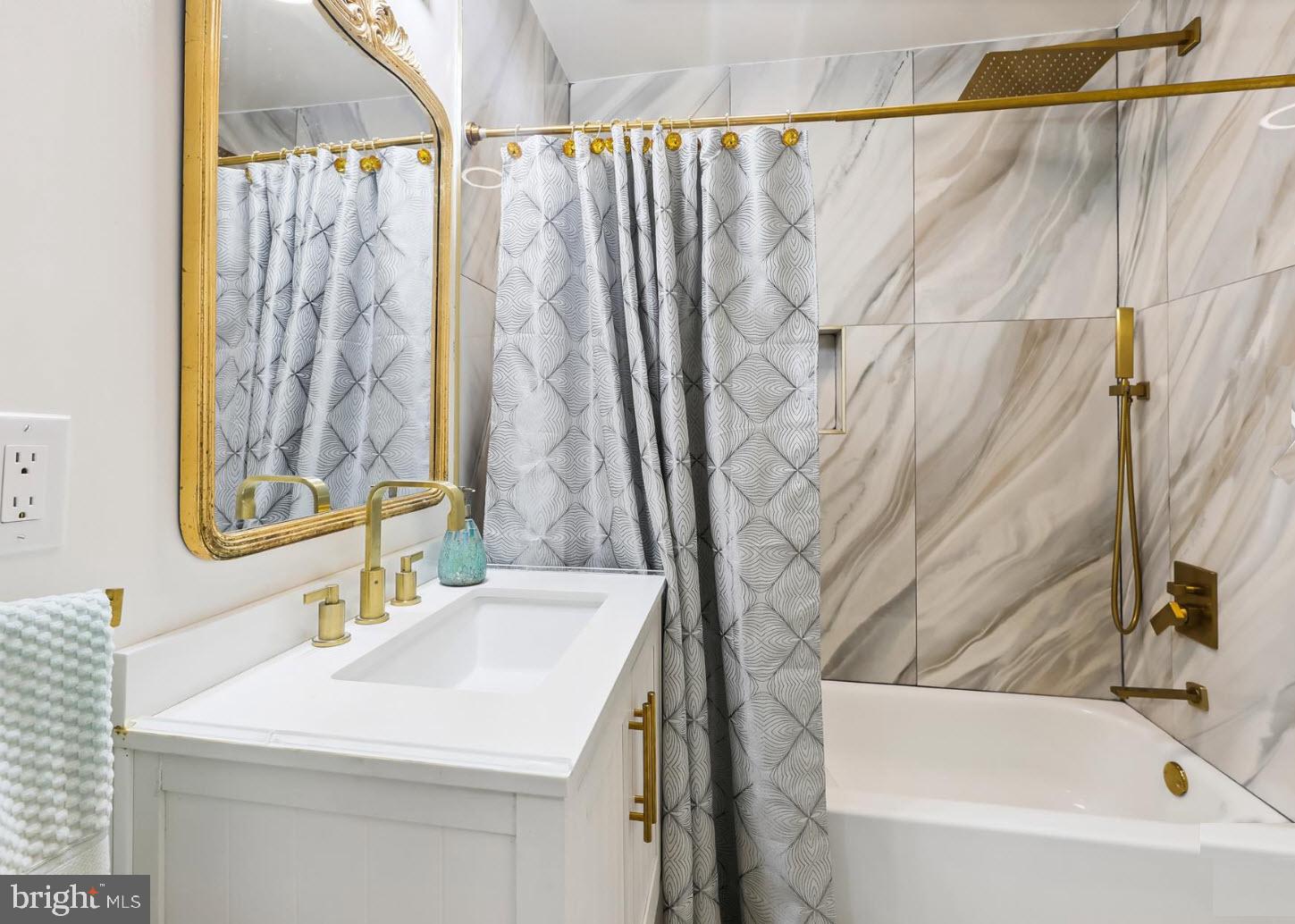 LOCUST GROVE - Residential