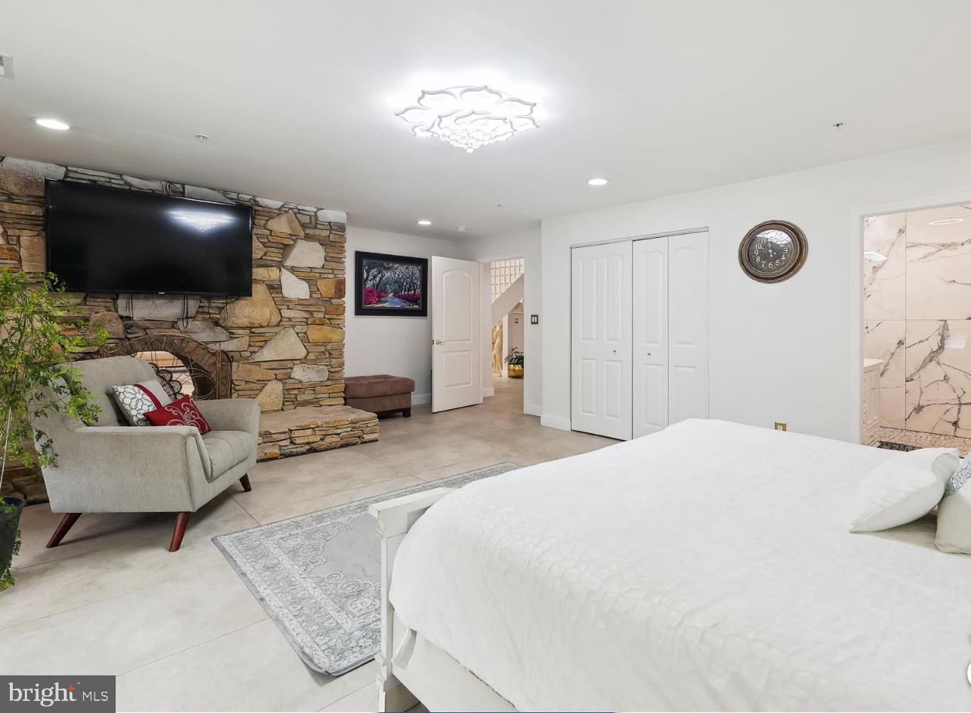 LOCUST GROVE - Residential