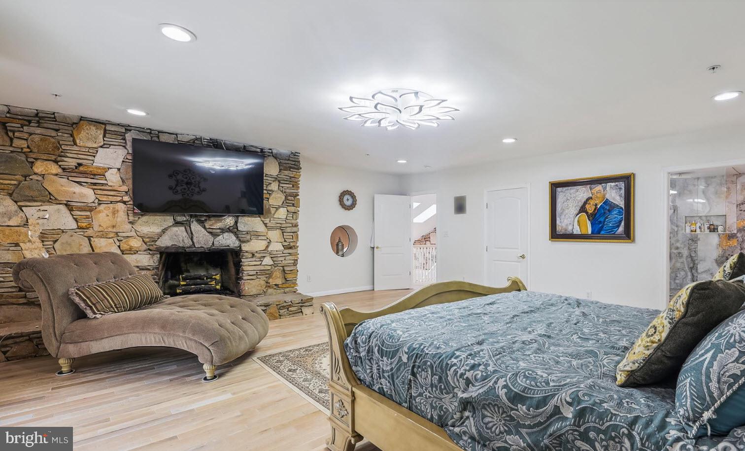 LOCUST GROVE - Residential