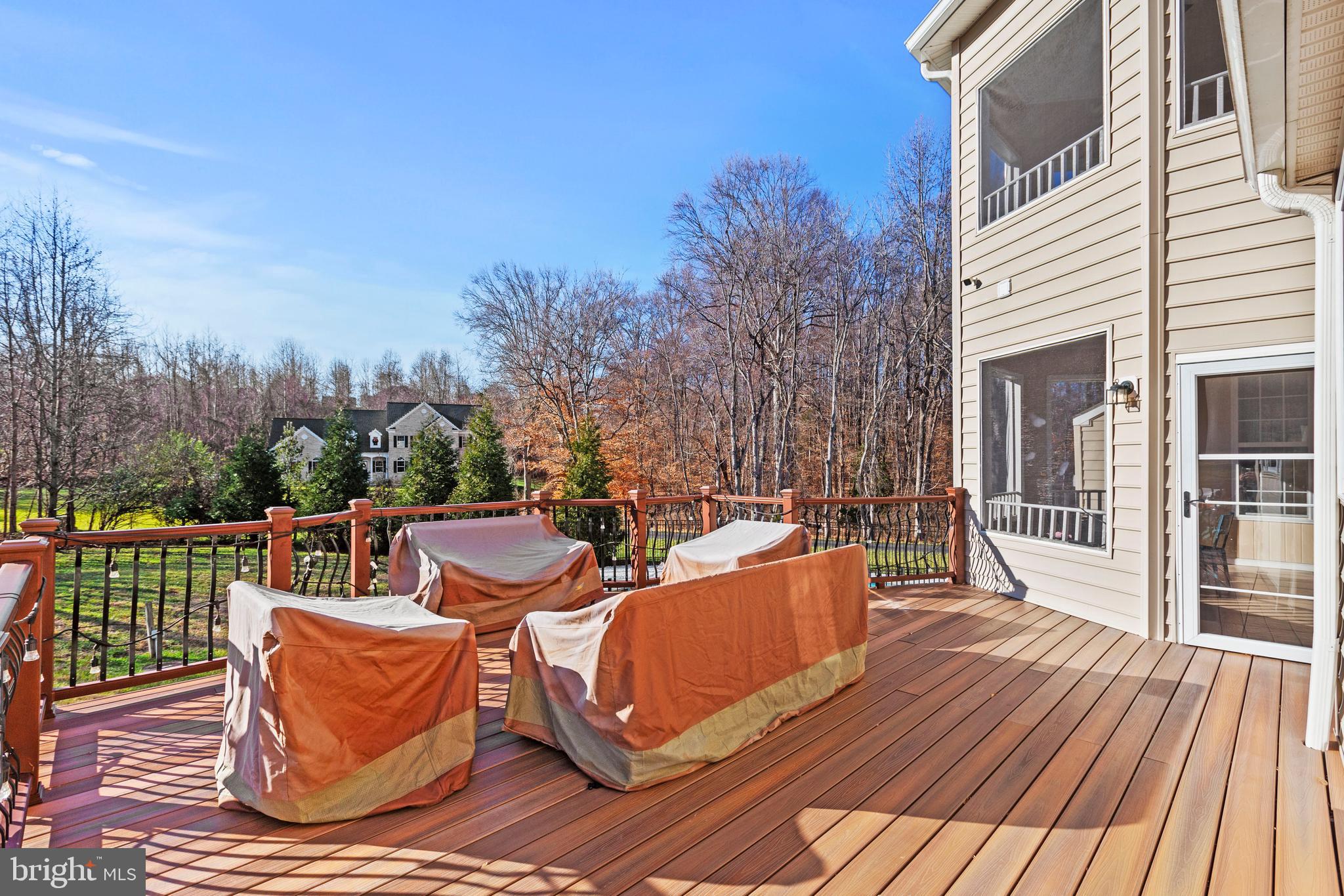 MEADOWGATE - Residential