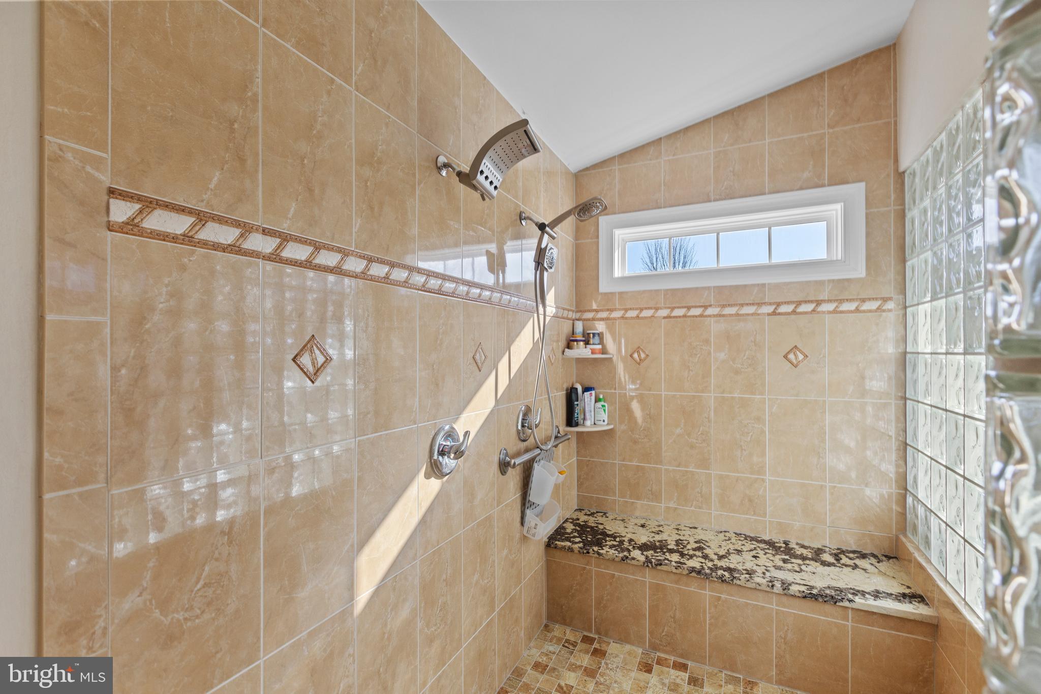 MEADOWGATE - Residential