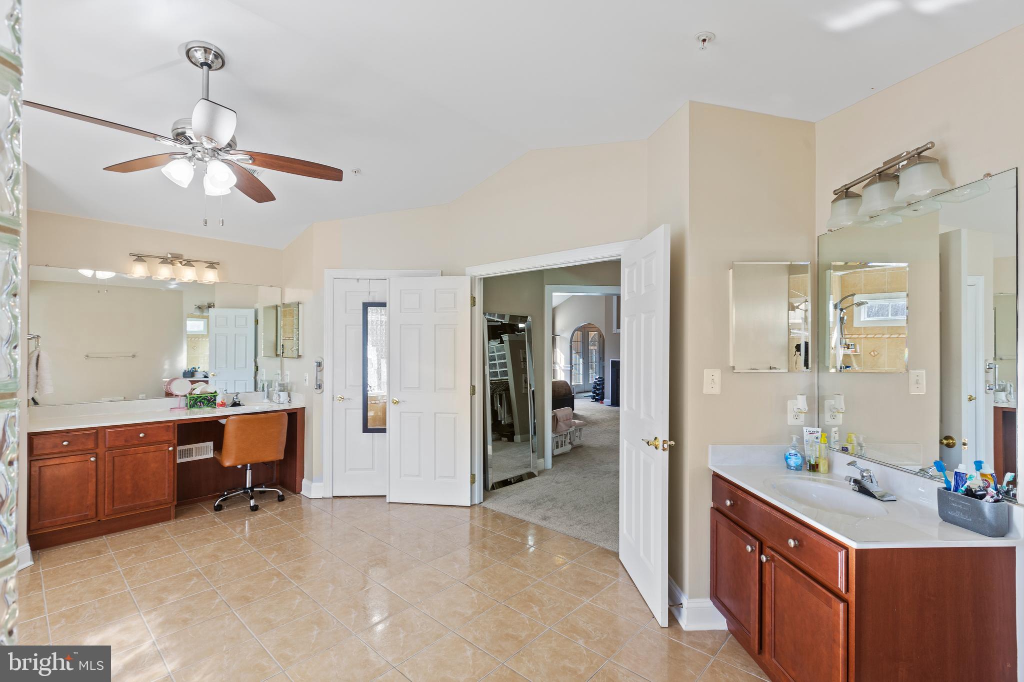 MEADOWGATE - Residential