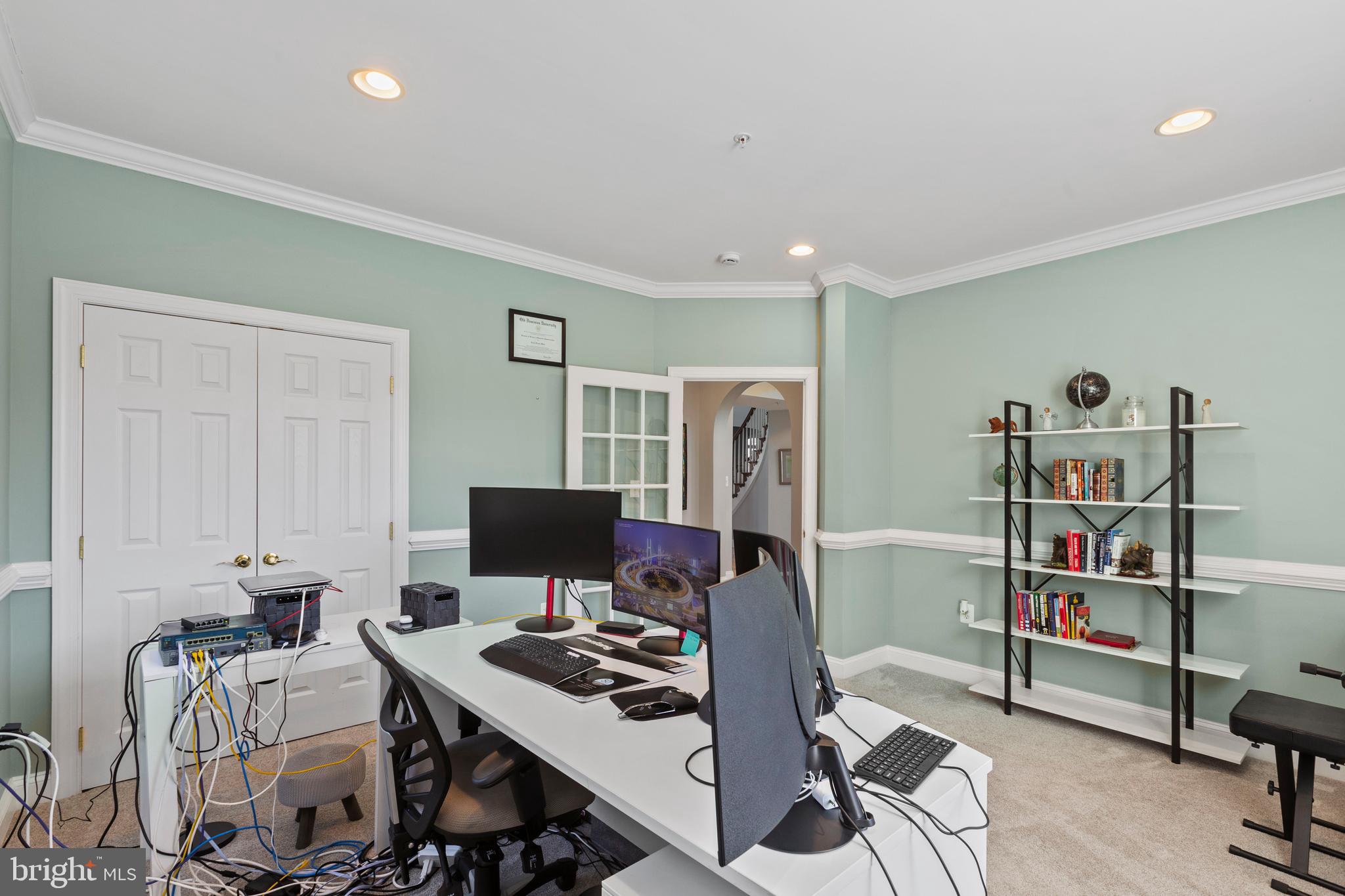 MEADOWGATE - Residential