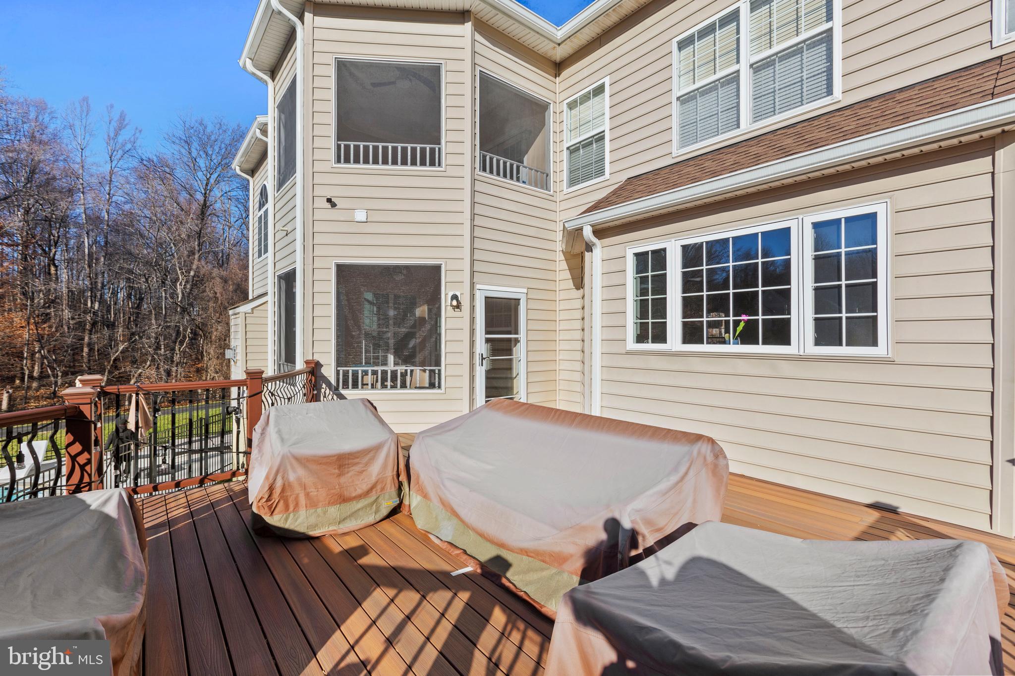 MEADOWGATE - Residential