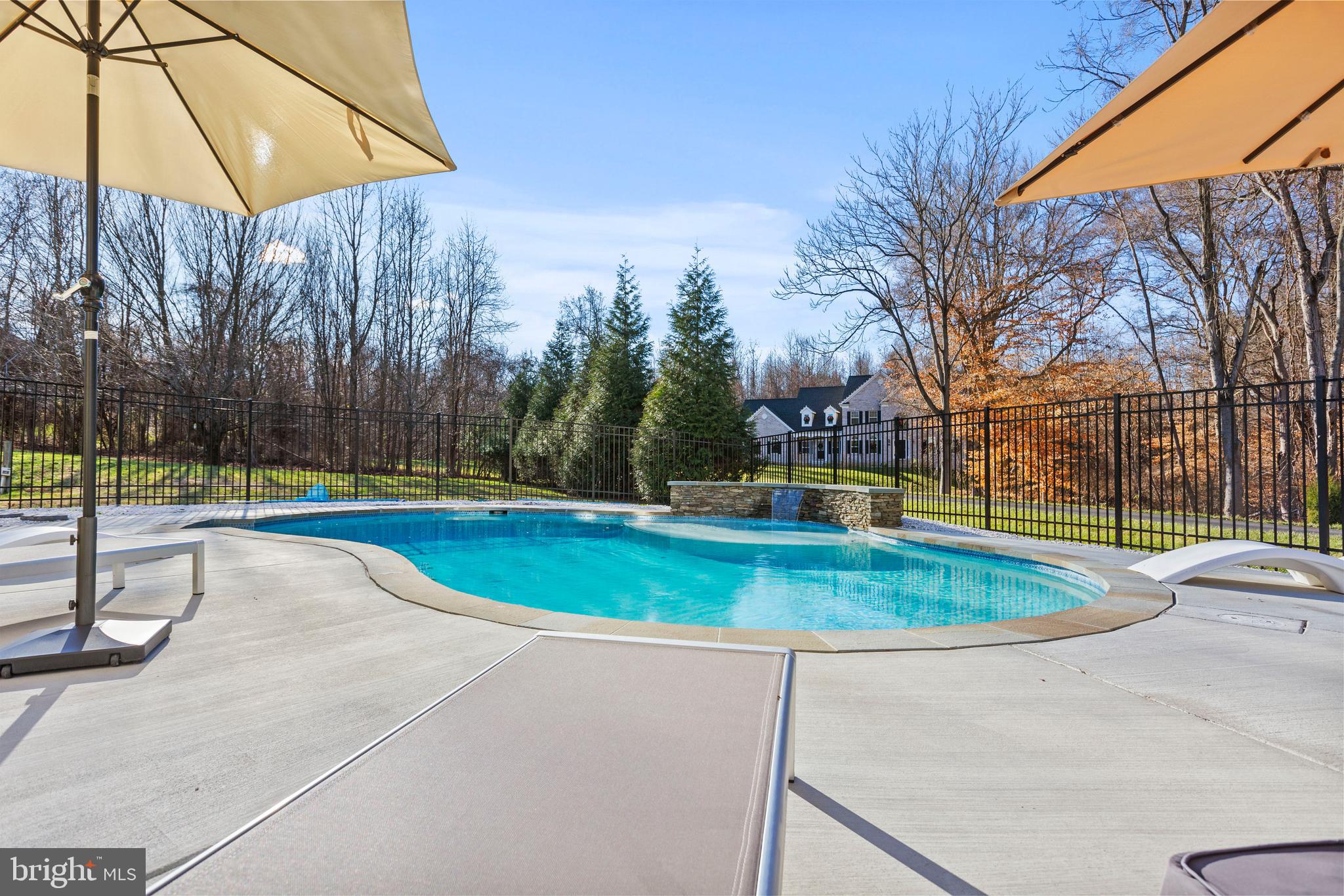 MEADOWGATE - Residential