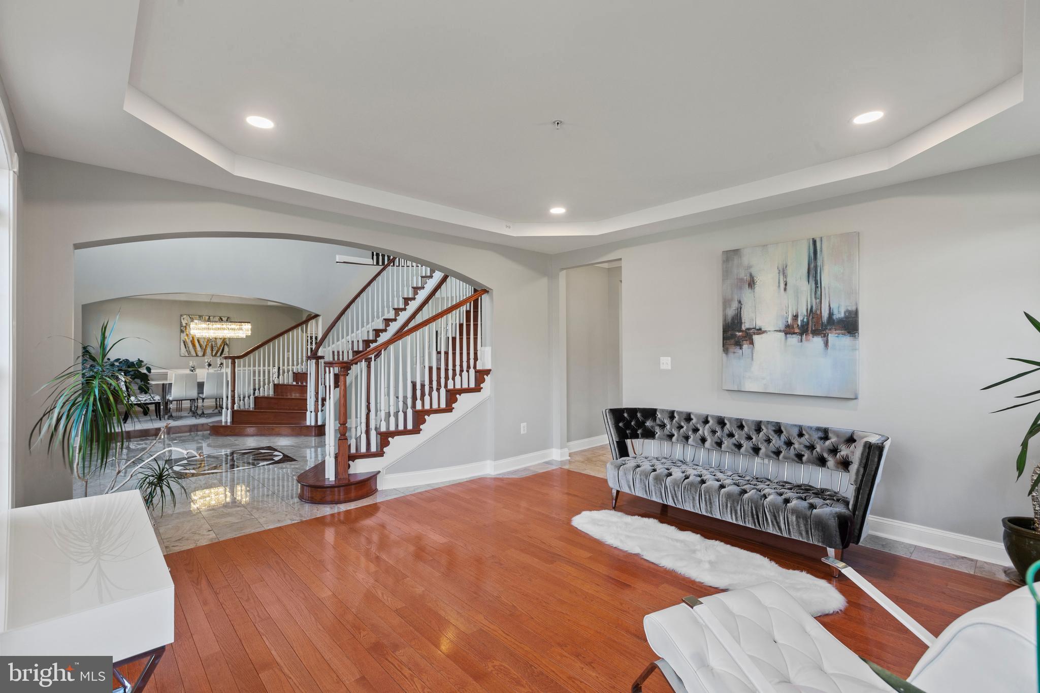 MEADOWGATE - Residential