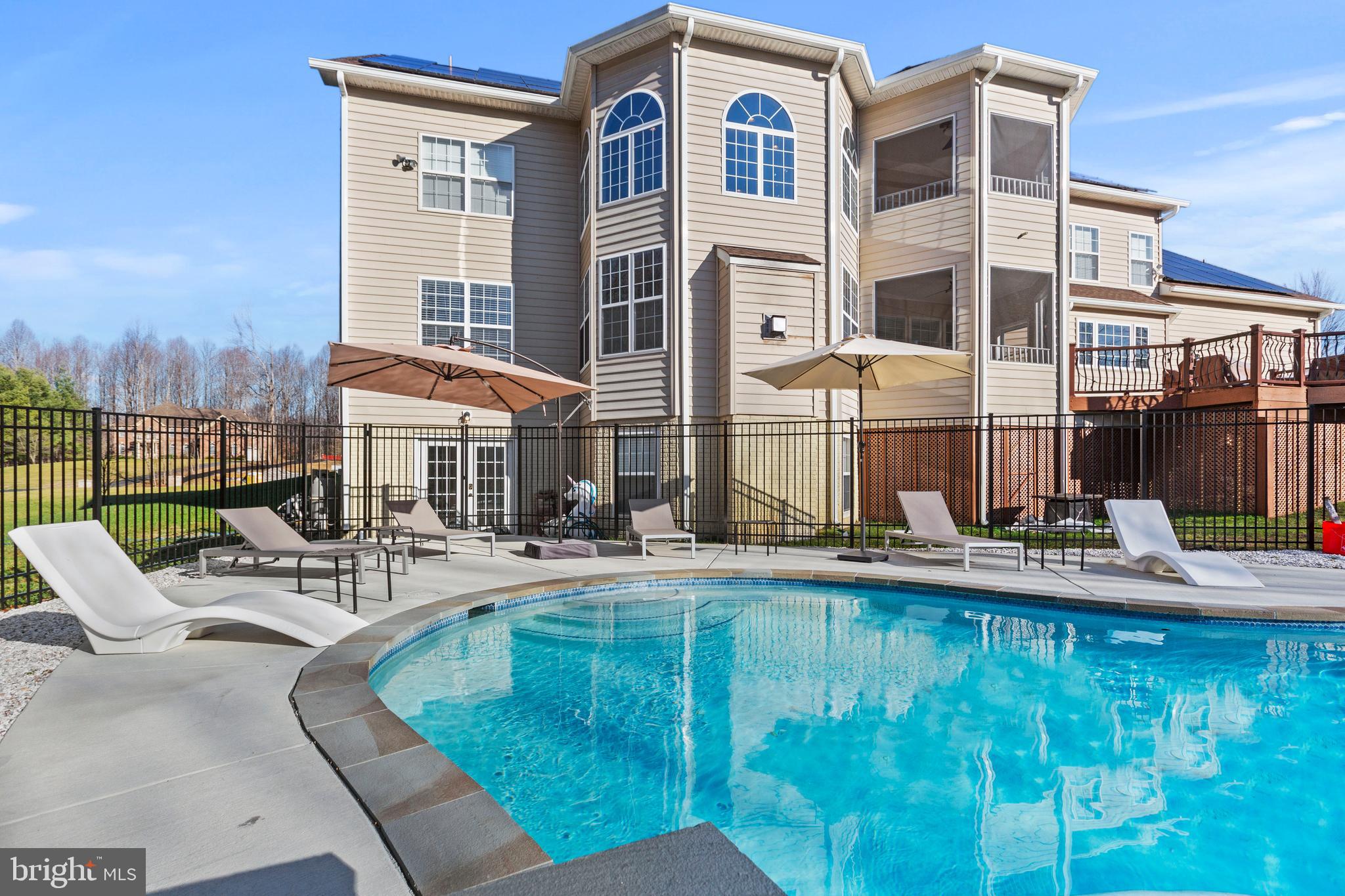 MEADOWGATE - Residential