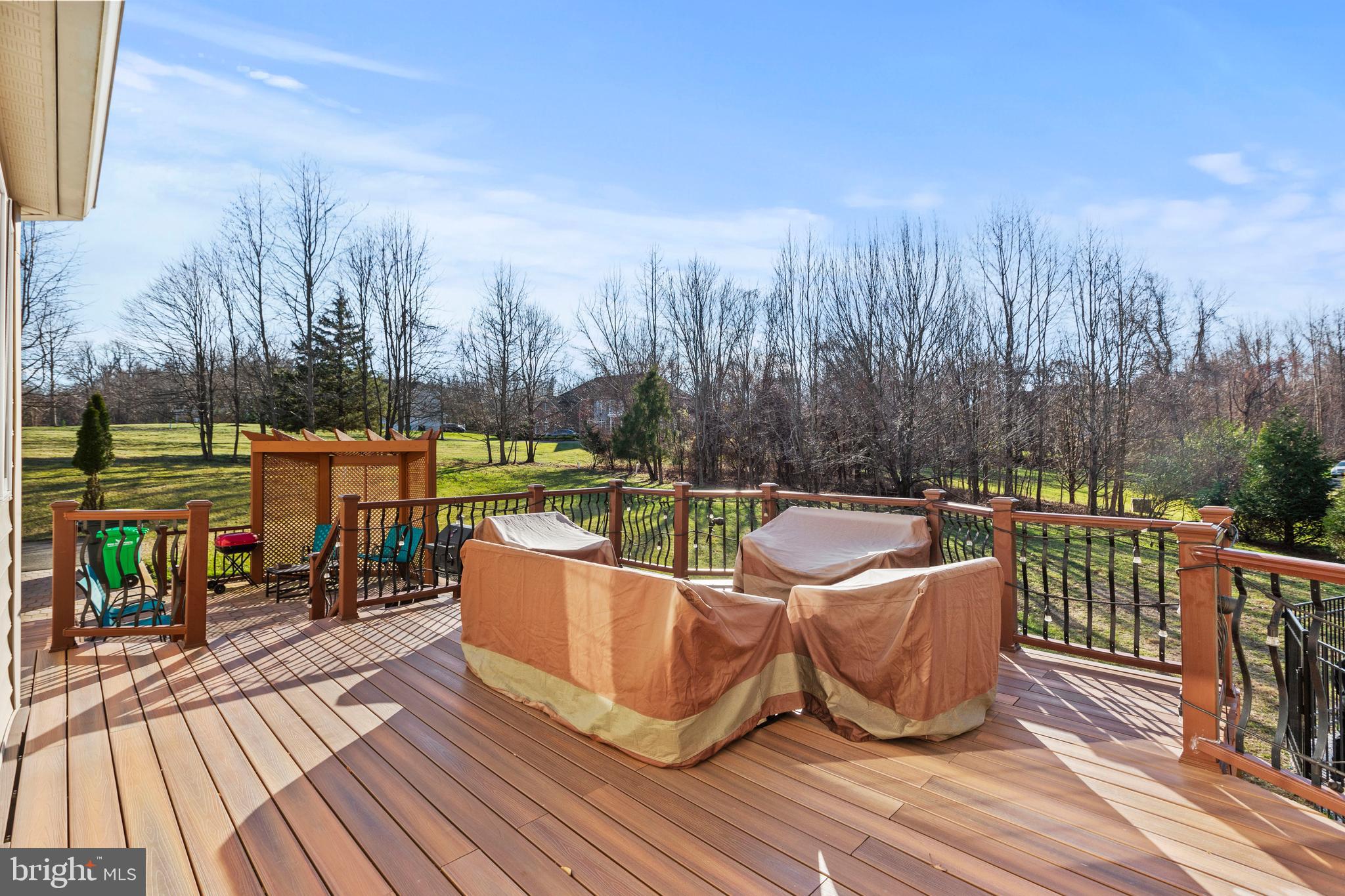 MEADOWGATE - Residential