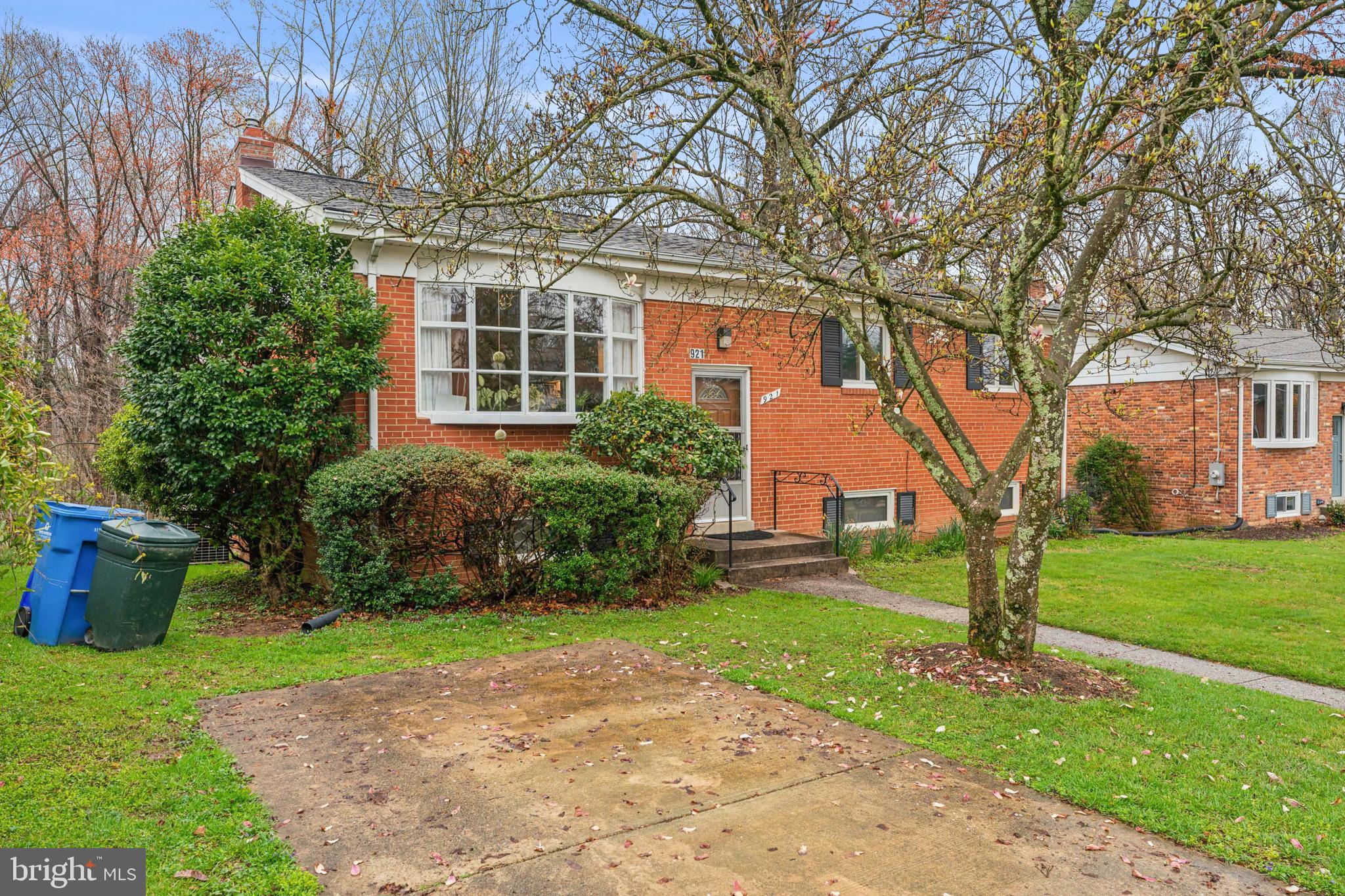 FOREST KNOLLS - Residential