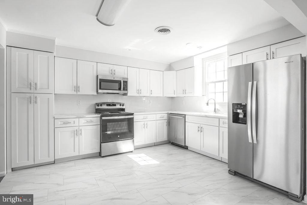 CLINTON ESTATES - Residential