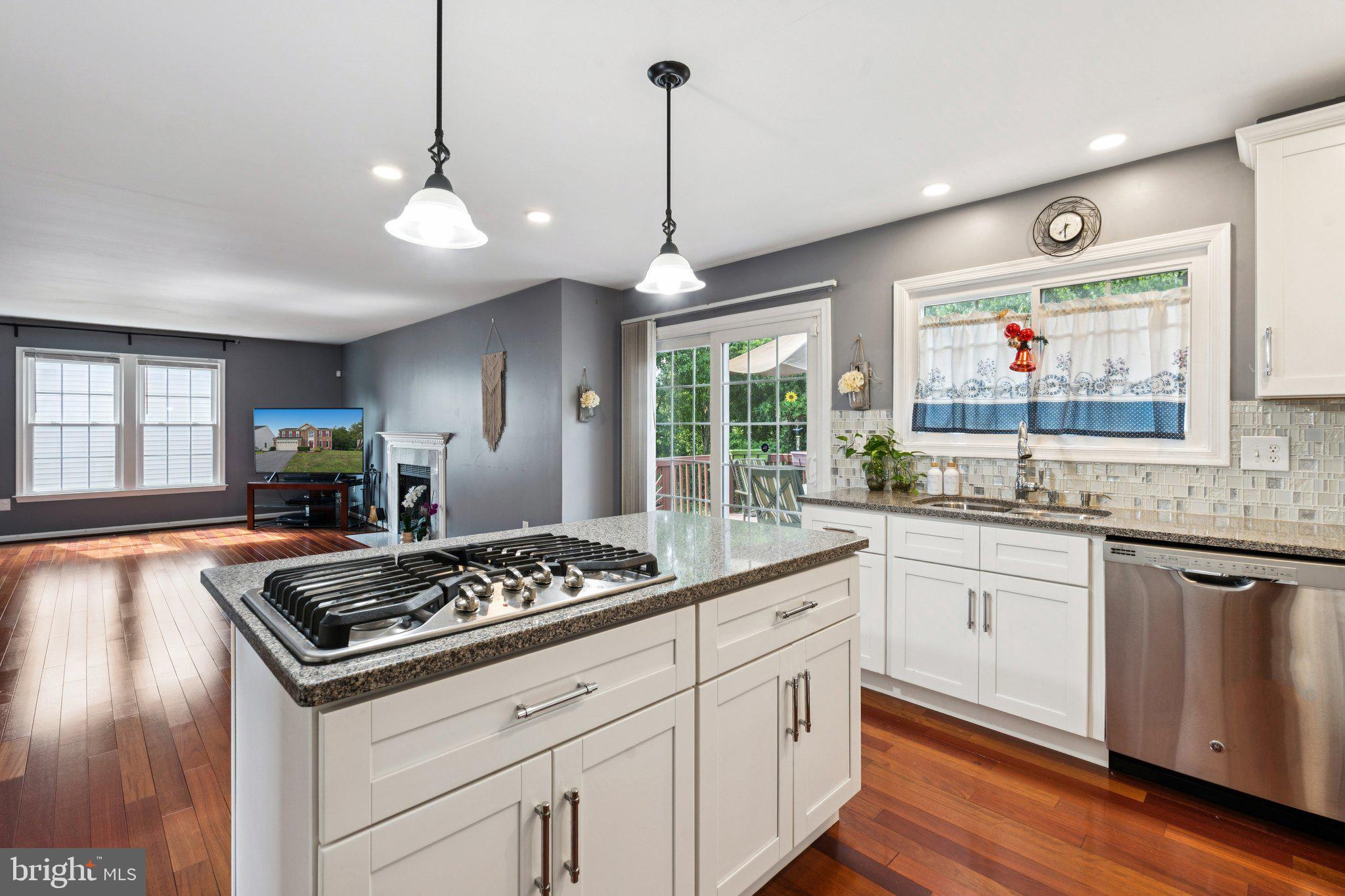 8112 CRADDOCK ROAD