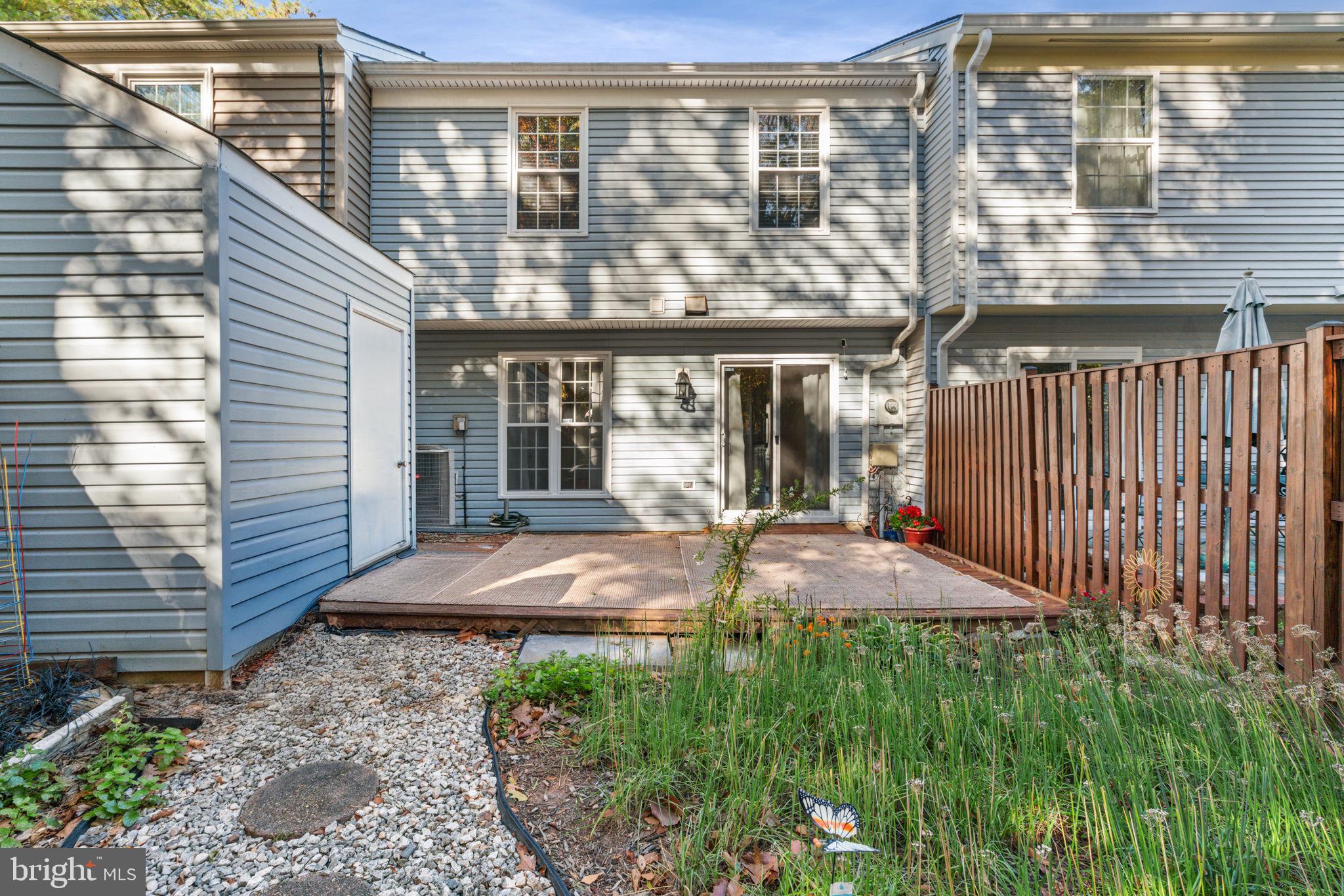 LONDON TOWN WEST - Residential