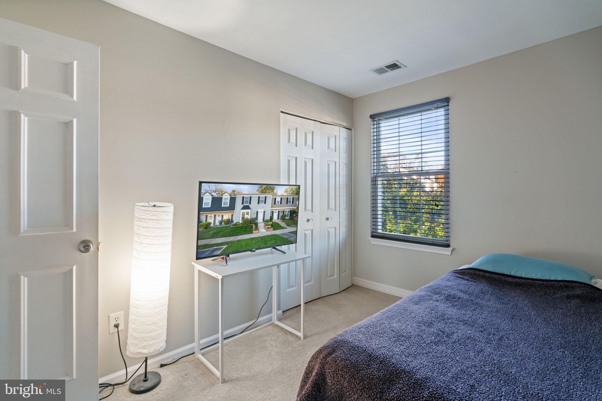 LONDON TOWN WEST - Residential