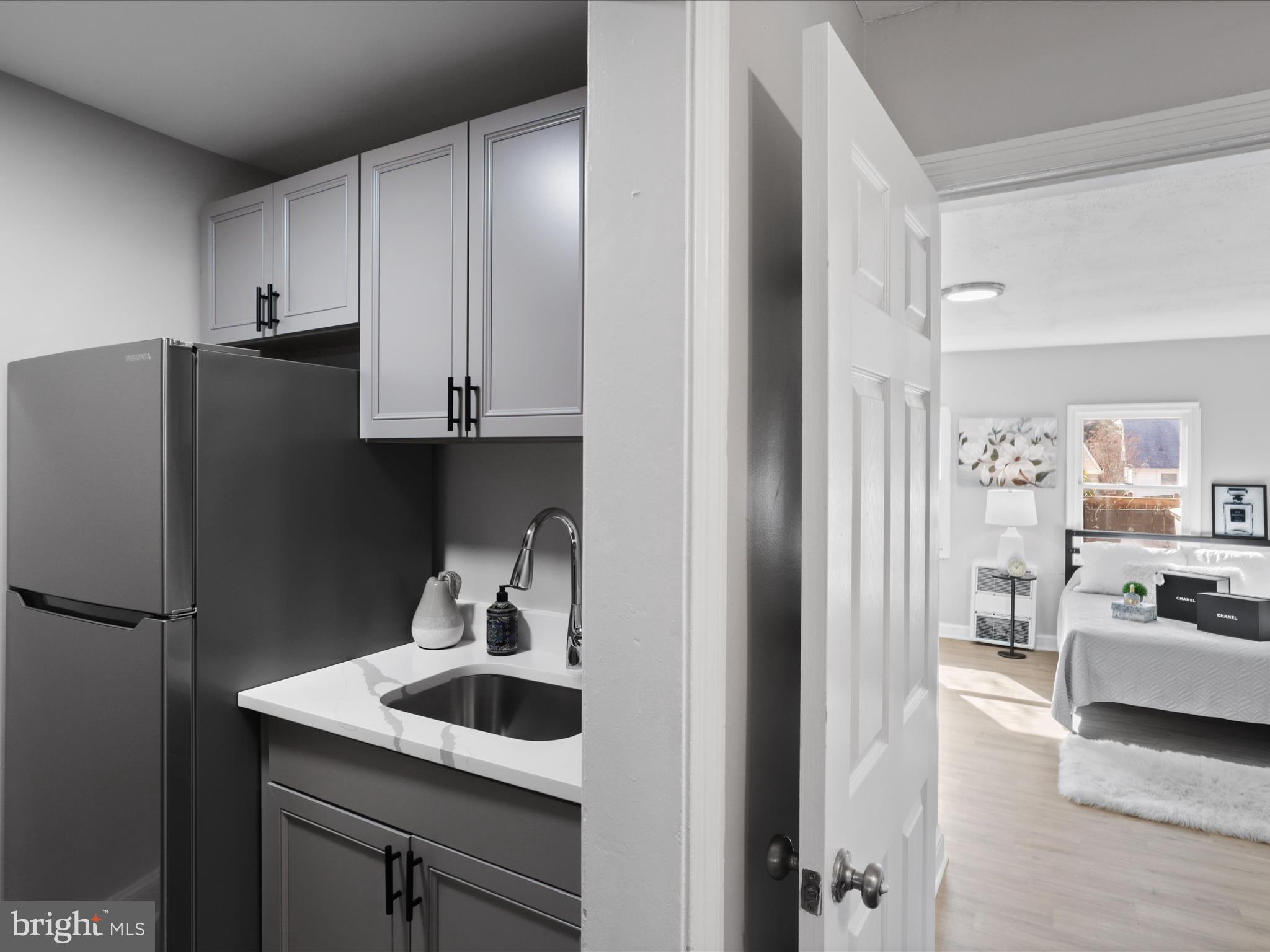 HOLMES - Residential Lease