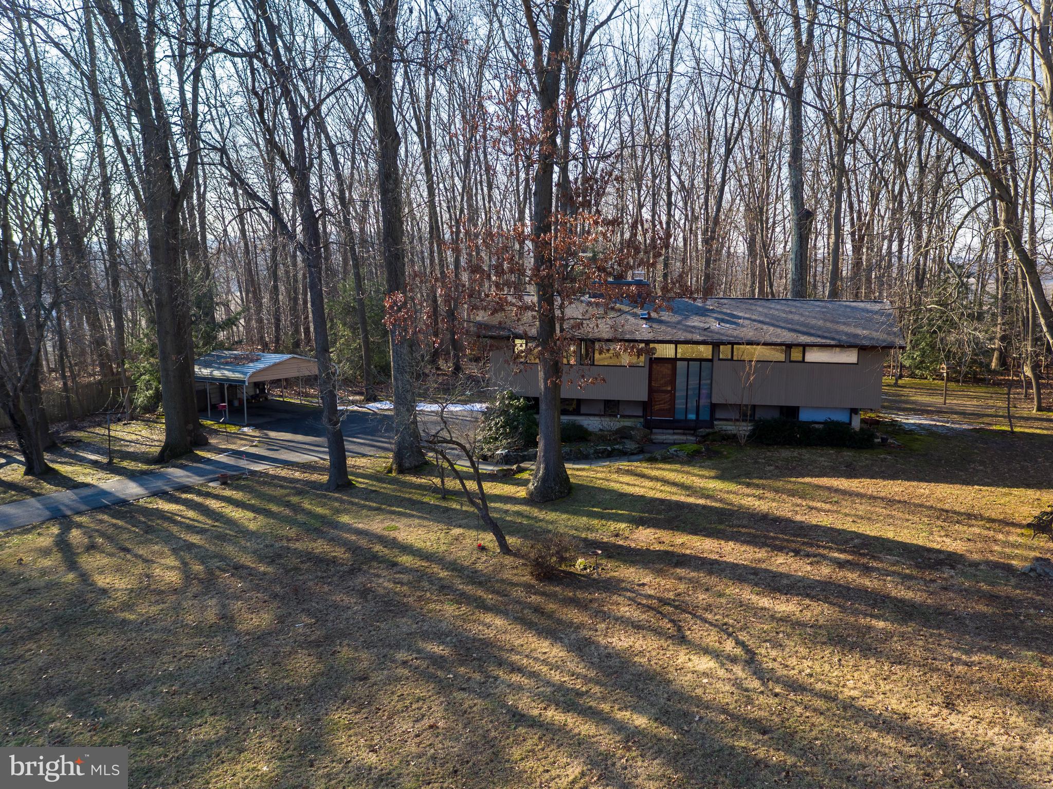 WHITE HALL - Residential