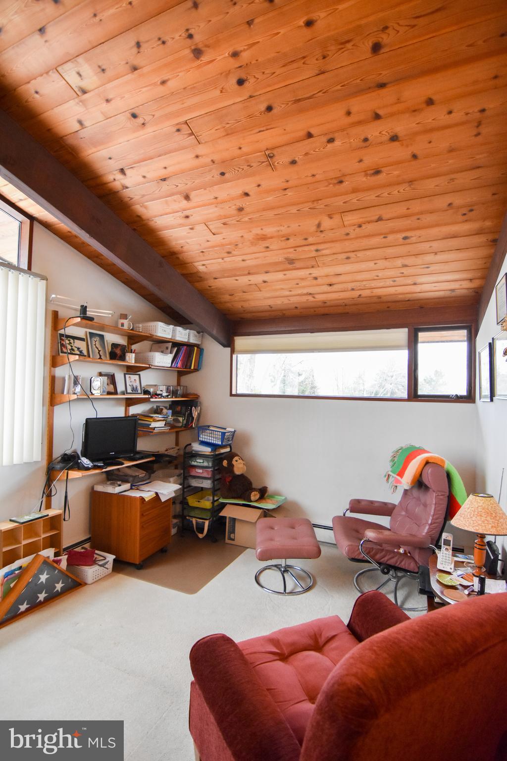 WHITE HALL - Residential