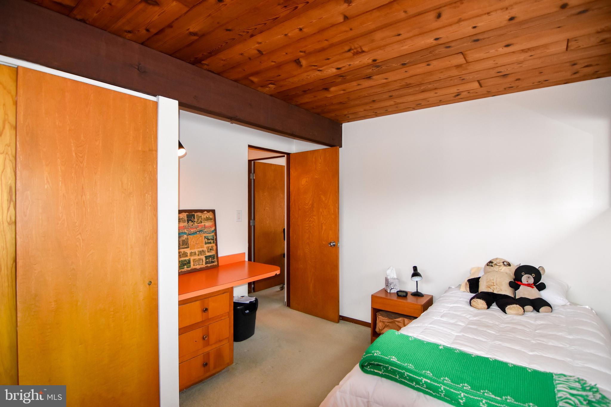 WHITE HALL - Residential