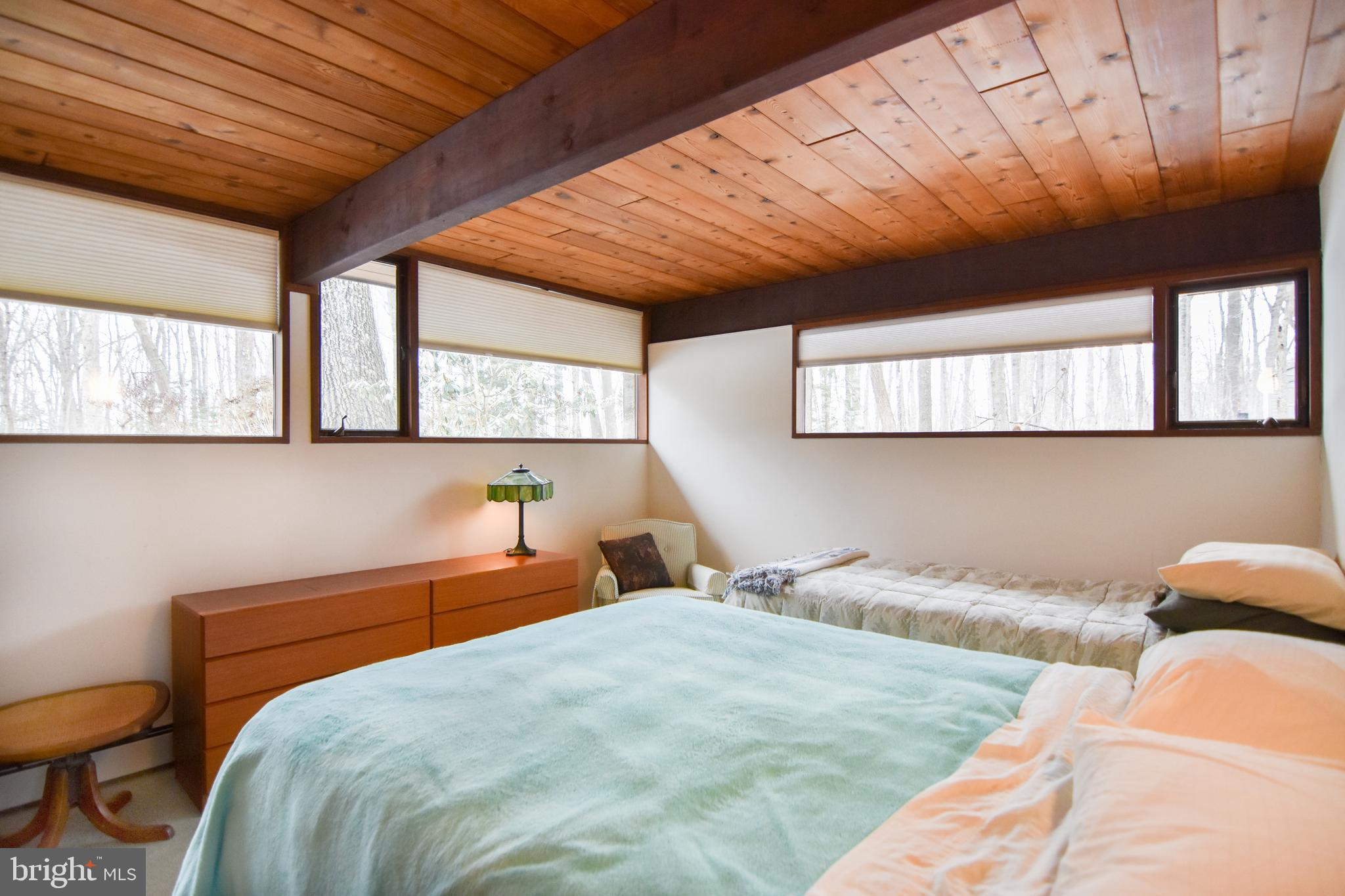 WHITE HALL - Residential