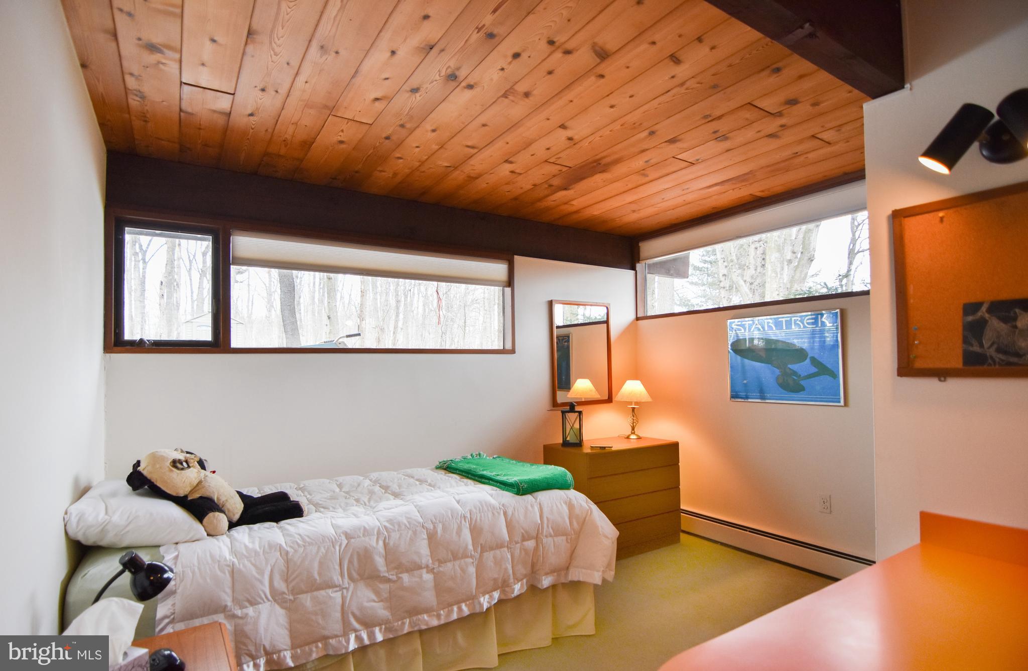 WHITE HALL - Residential