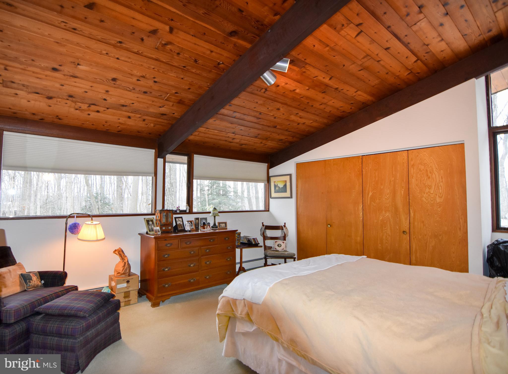 WHITE HALL - Residential