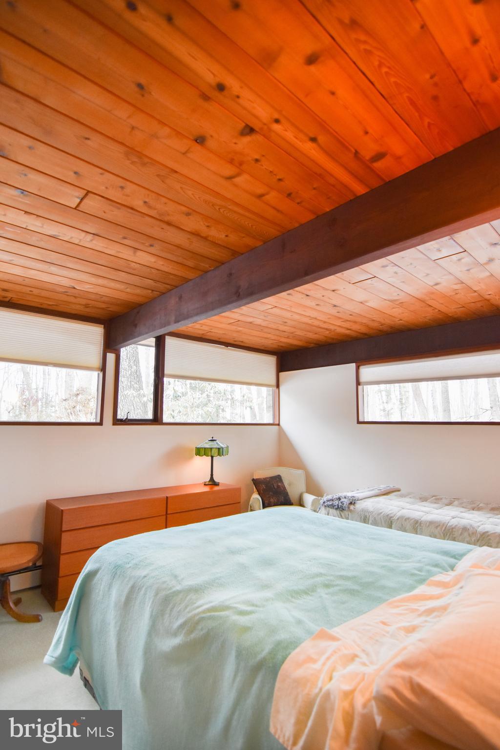 WHITE HALL - Residential