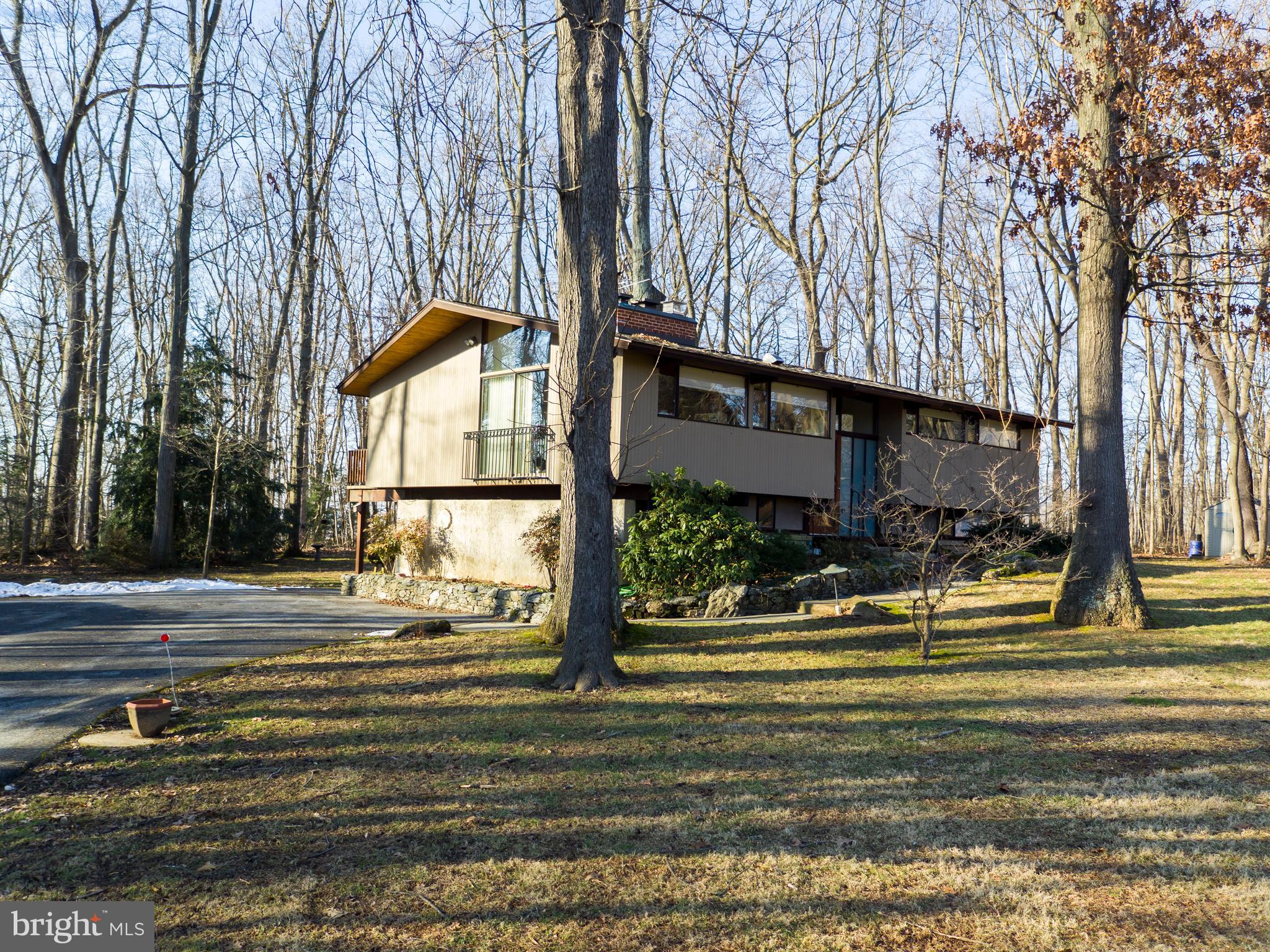 WHITE HALL - Residential