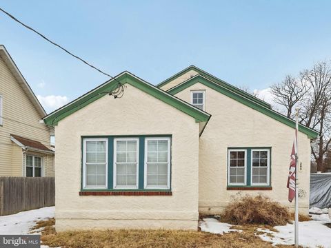 Homes For Sale - 285 Watson Avenue<br/> HAMILTON, NJ 08610