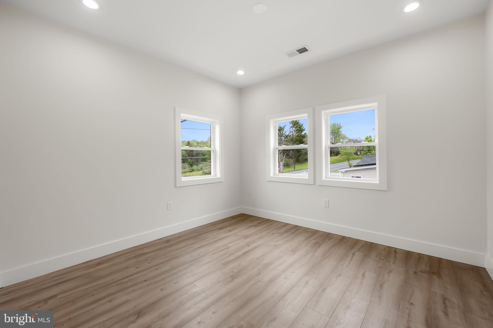 DARNESTOWN OUTSIDE - Residential
