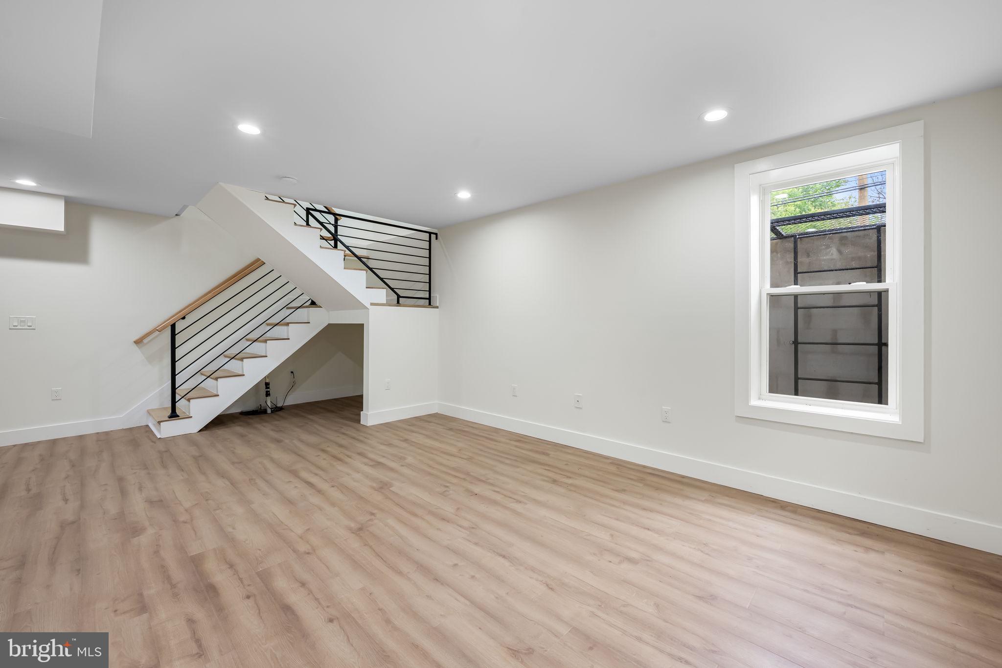 DARNESTOWN OUTSIDE - Residential