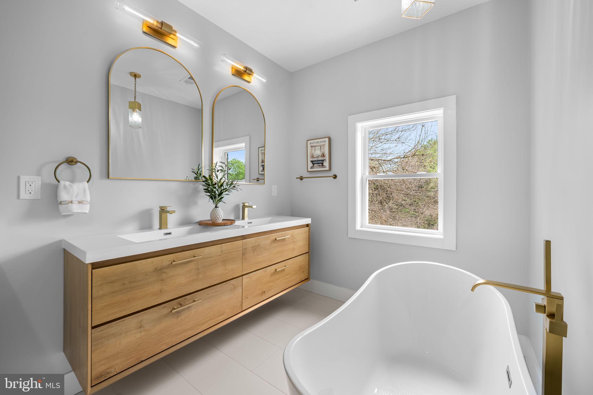 DARNESTOWN OUTSIDE - Residential